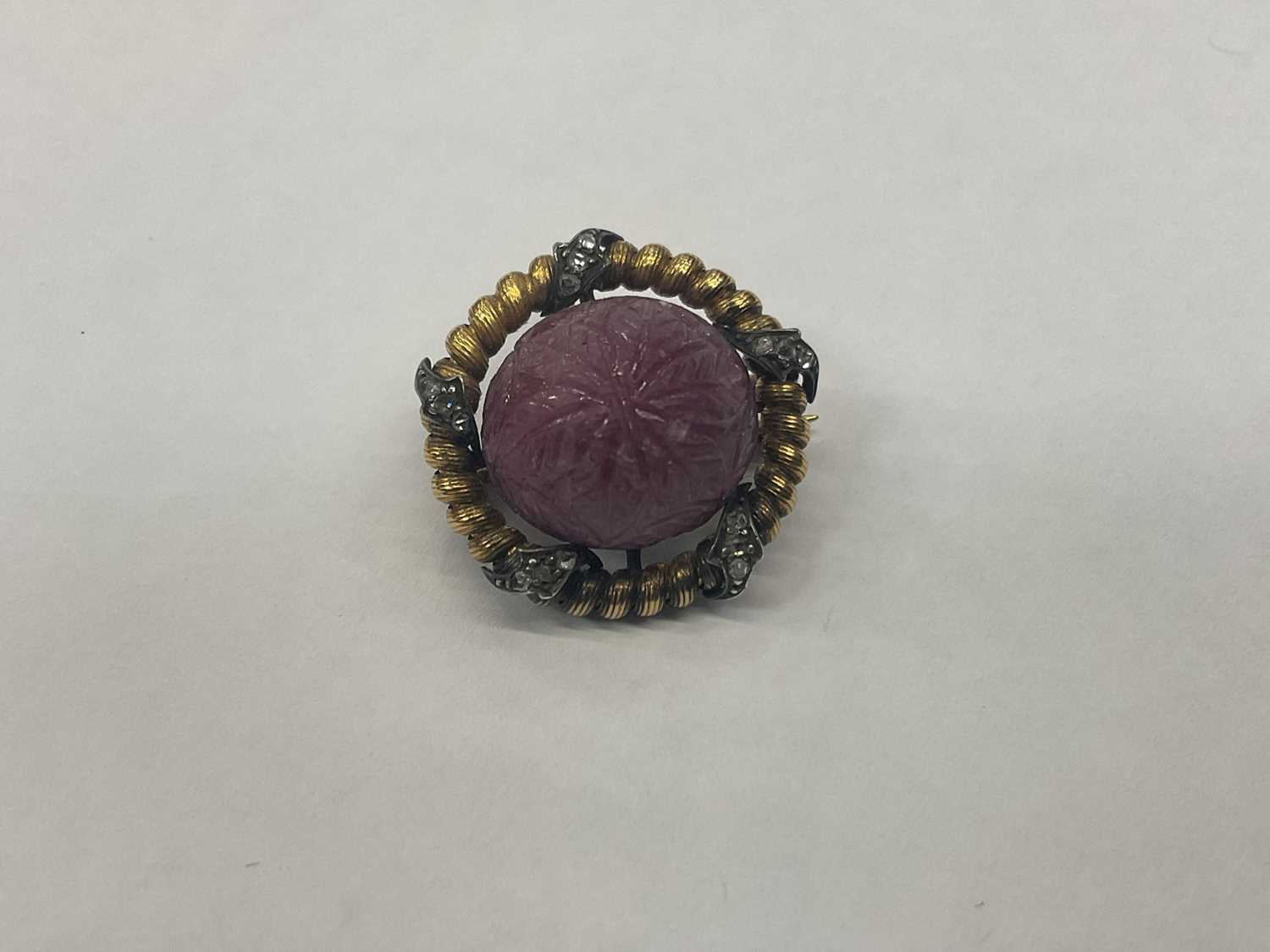 Victorian carved ruby cabochon and diamond brooch - Image 5 of 5