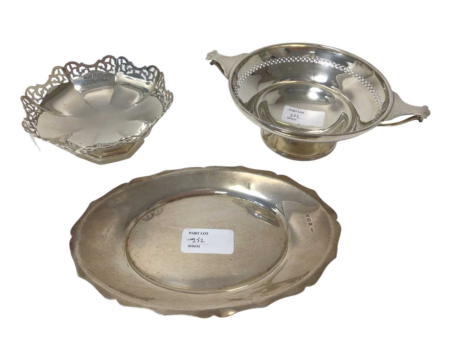 Selection of early 20th century silver, including an oval dish or stand, and other items