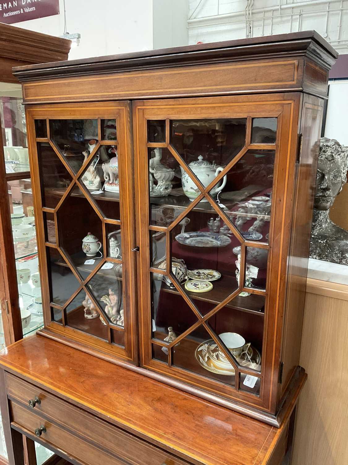 Edwardian limed mahogany and satinwood crossbanded display cabinet - Image 3 of 4