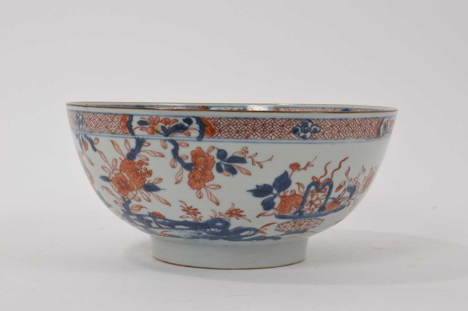 Unusual antique Chinese Imari porcelain bowl with panel of censer and ruyi scepter - Image 3 of 5