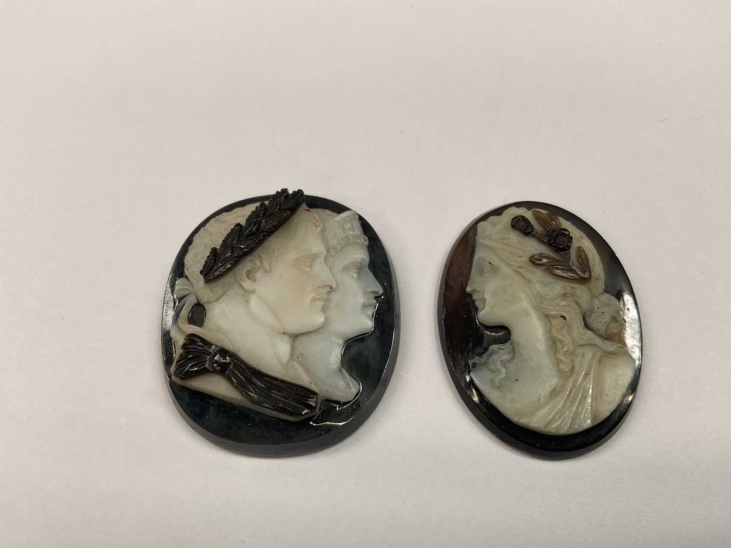 Two antique carved hardstone cameos - Image 4 of 8
