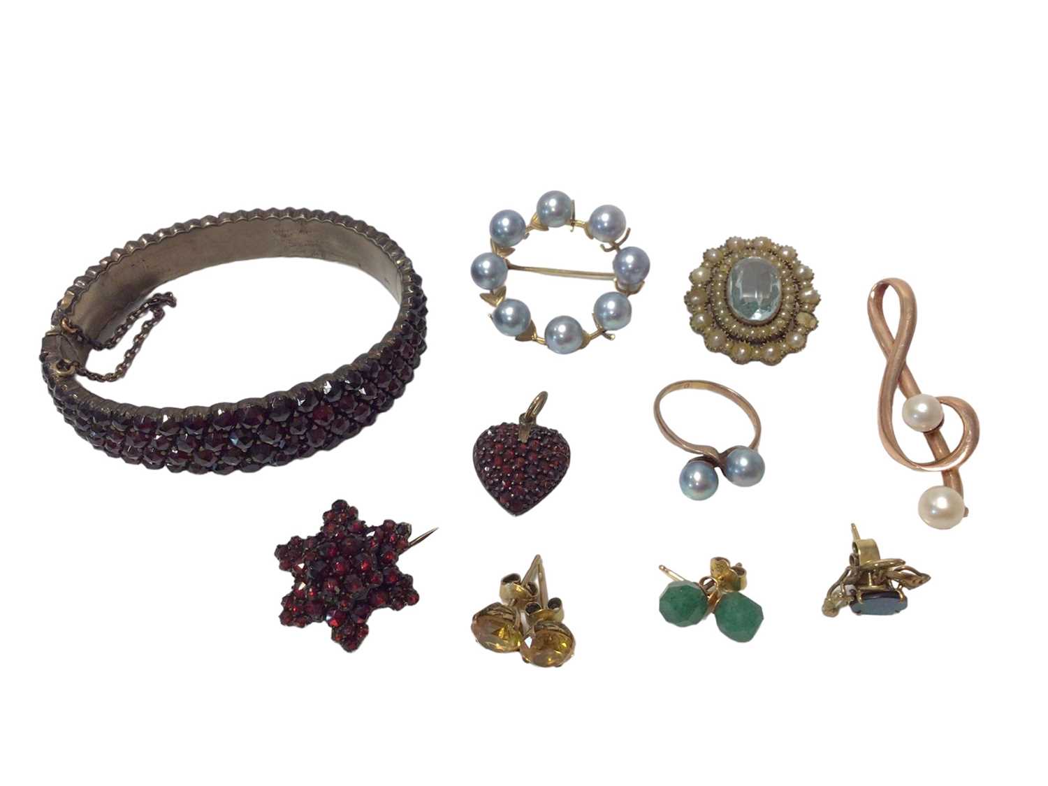 Group of jewellery to include an antique blue stone and seed pearl brooch, Bohemian garnet hinged ba
