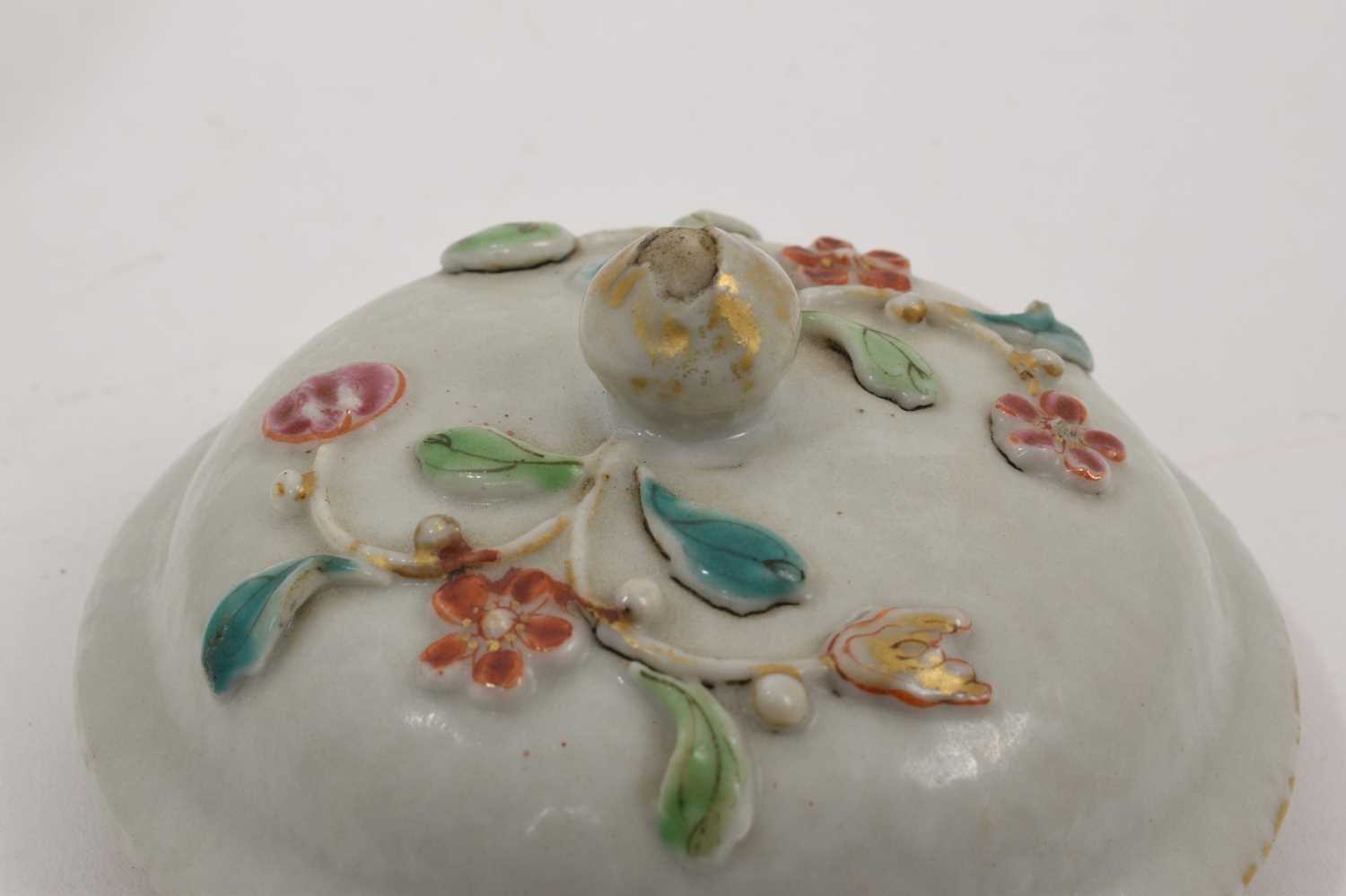 18th century Chinese export porcelain teapot and cover - Image 8 of 8