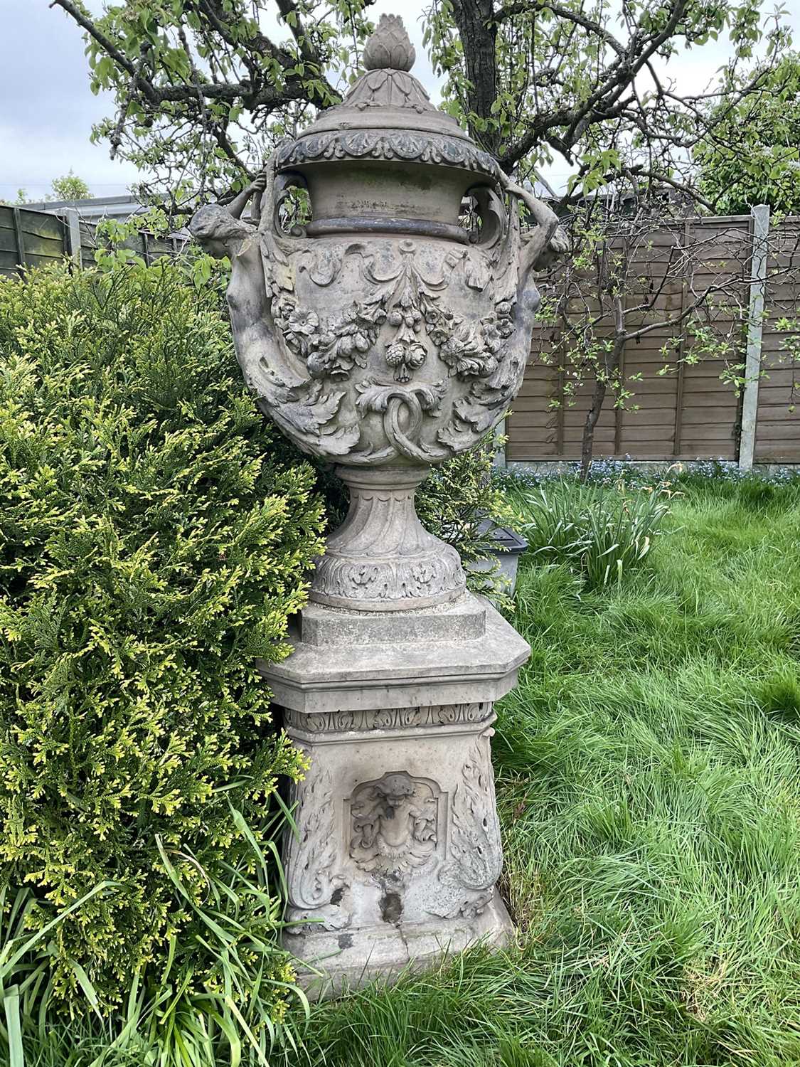 A fine antique reconstituted stone garden urn and cover on plinth, with detachable lid, female carya - Image 14 of 20