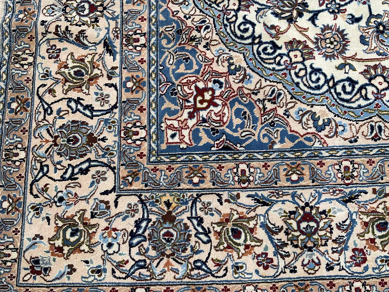 Large Nain carpet - Image 8 of 8