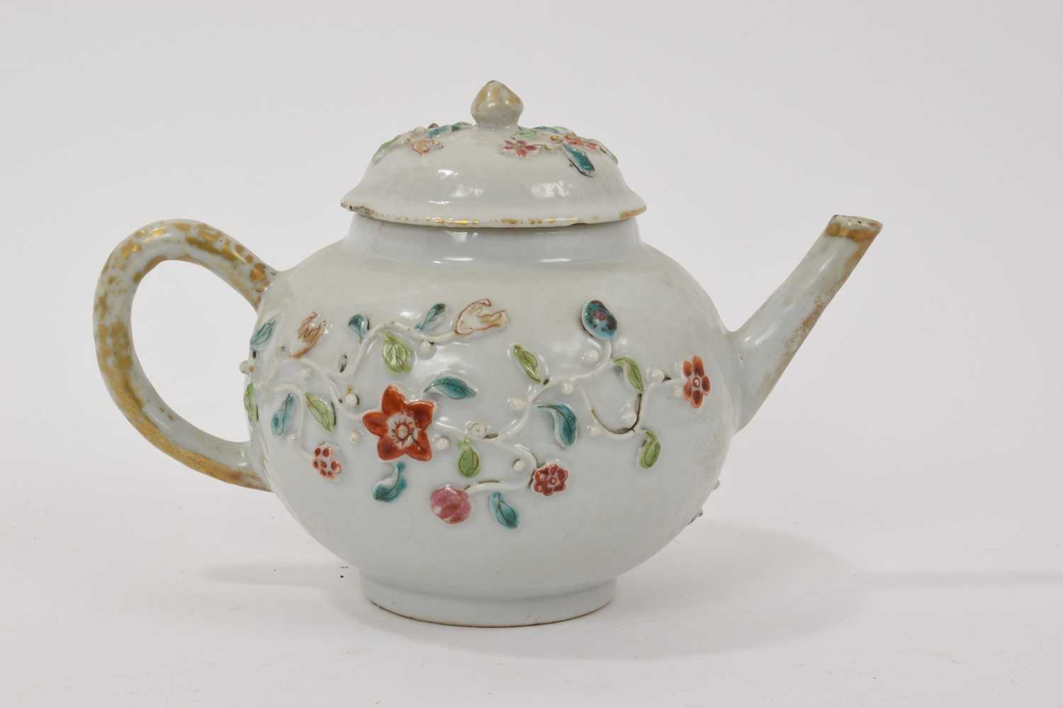 18th century Chinese export porcelain teapot and cover - Image 3 of 8