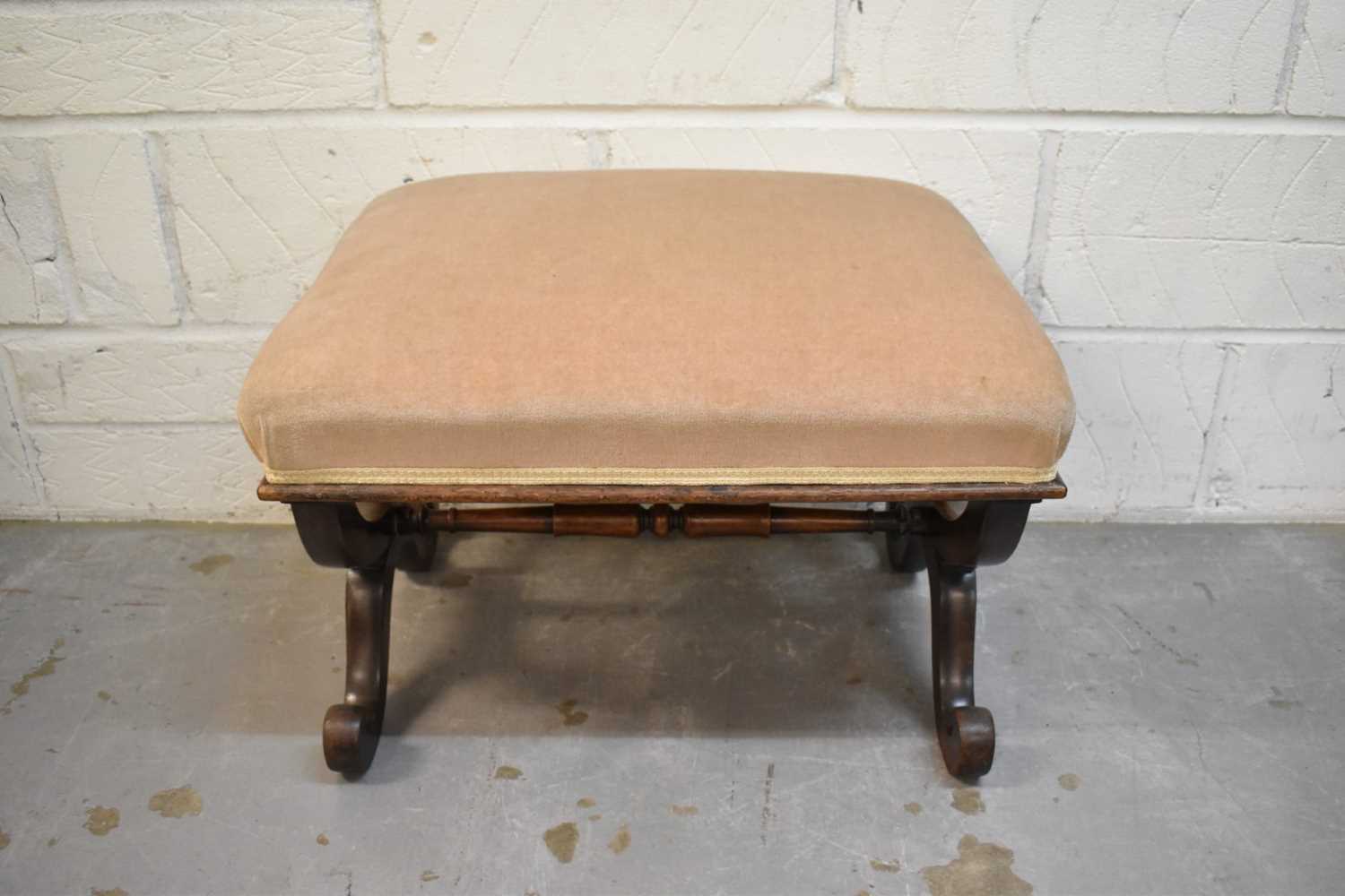 Early 19th century X-frame stool with removable seat - Image 2 of 5