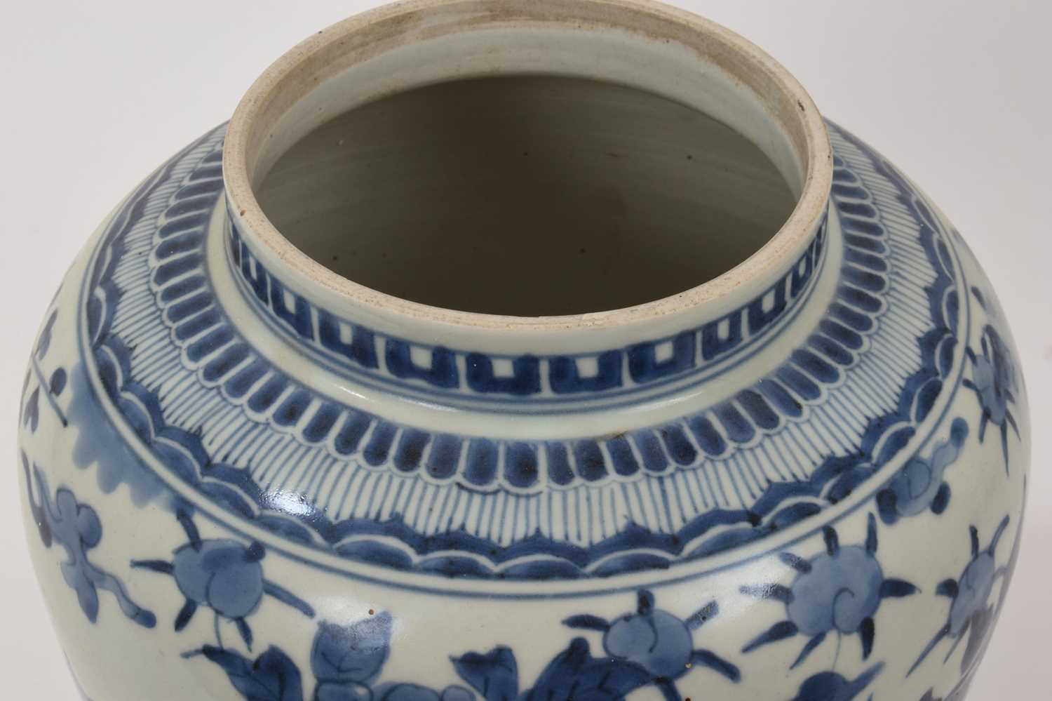 Antique Japanese Arita porcelain vase - Image 5 of 6