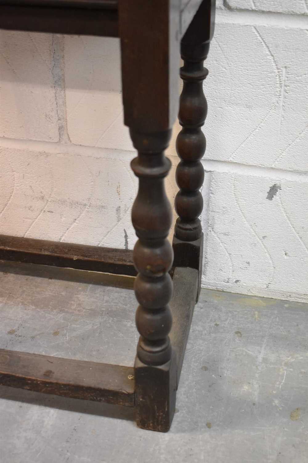 Late 17th century oak side table - Image 2 of 6