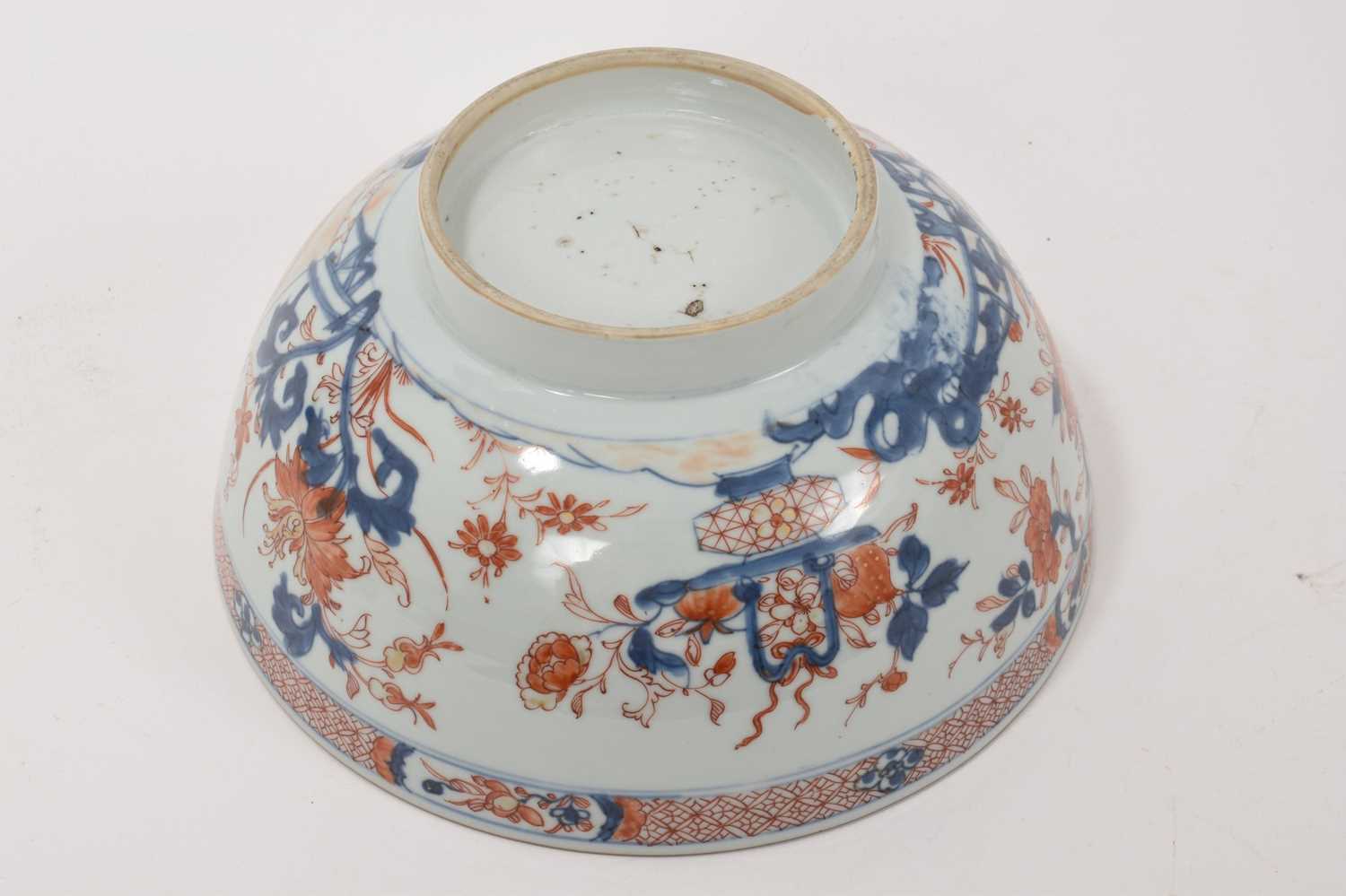 Unusual antique Chinese Imari porcelain bowl with panel of censer and ruyi scepter - Image 5 of 5