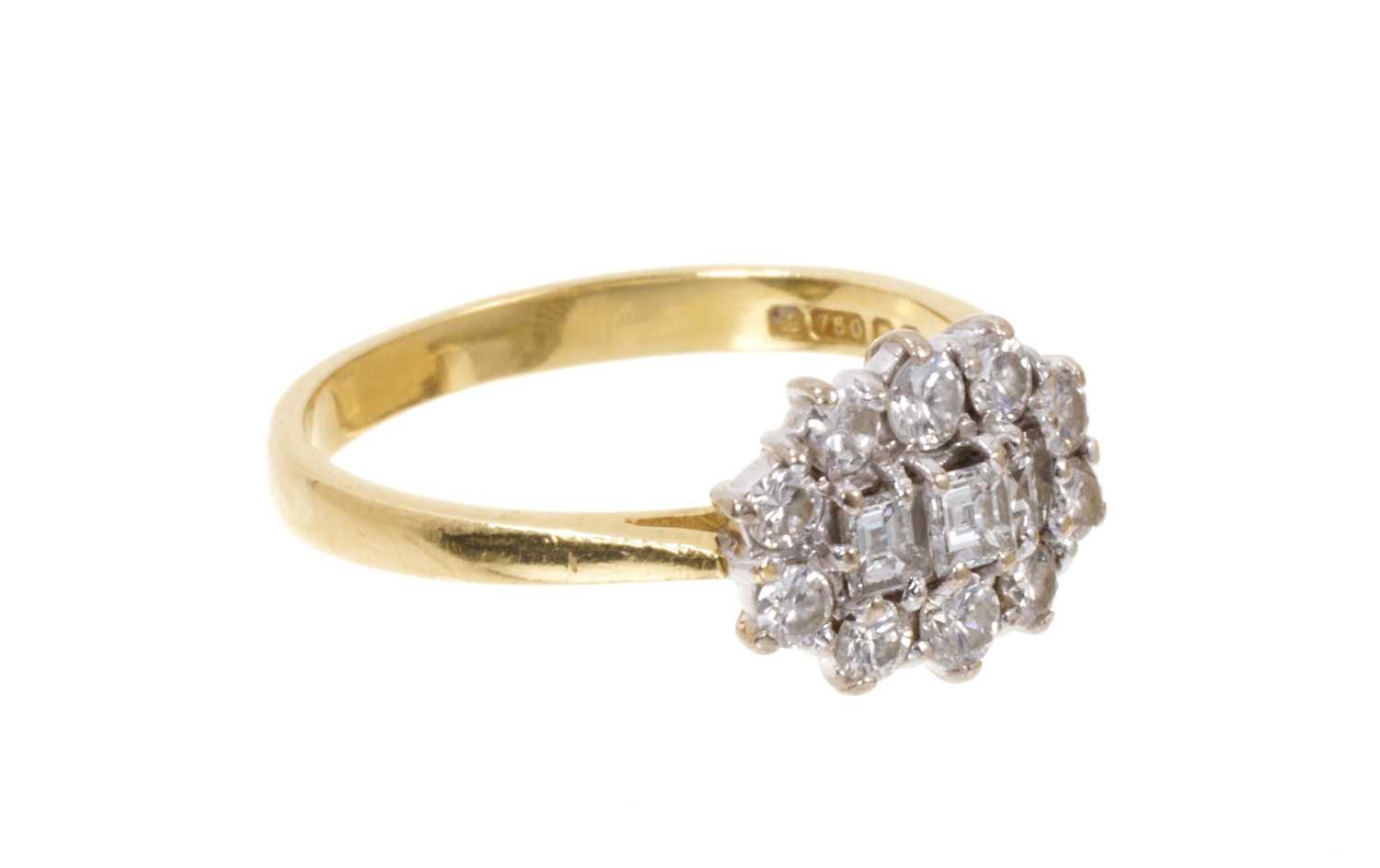 Diamond ring - Image 2 of 3