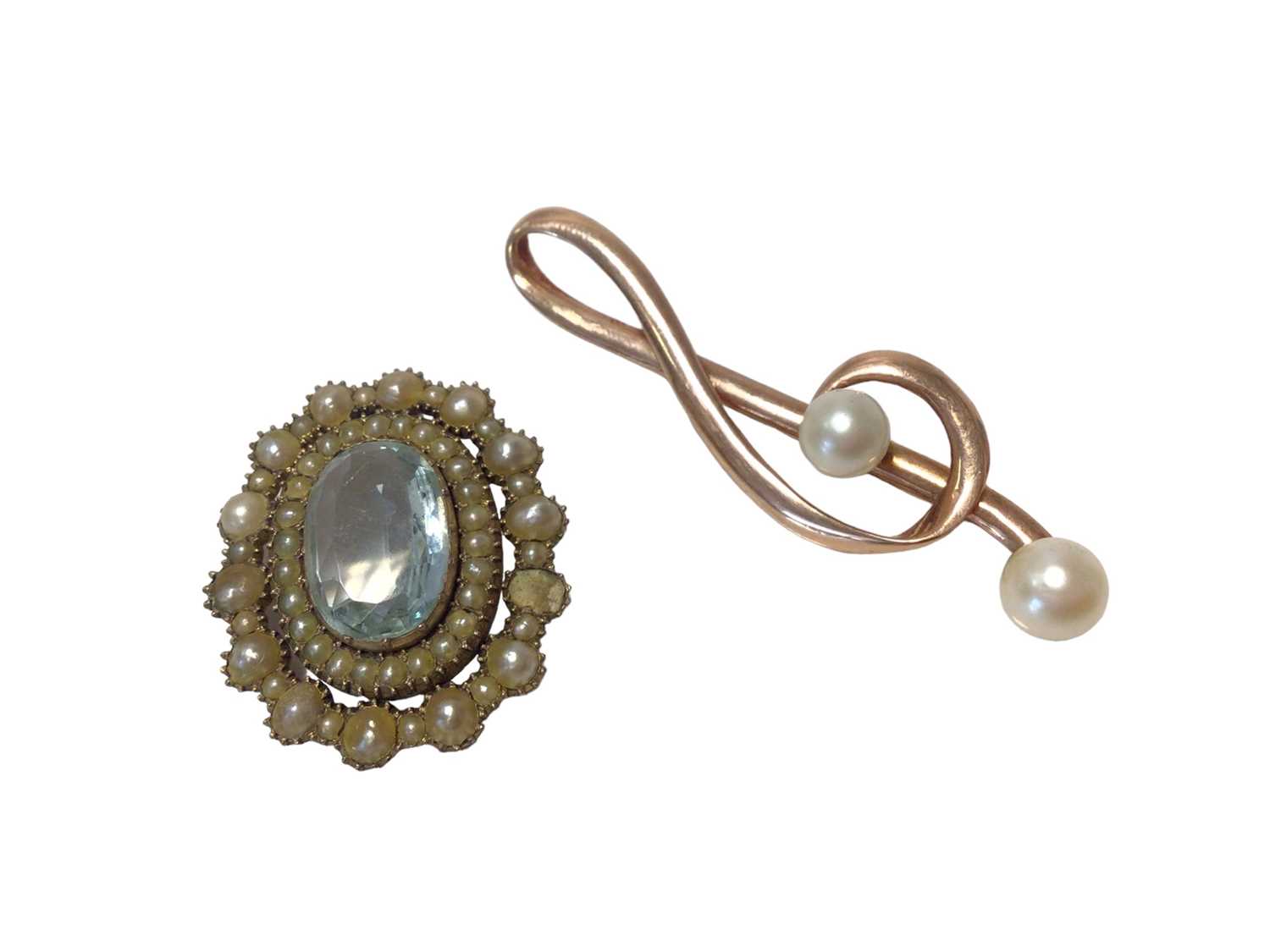 Group of jewellery to include an antique blue stone and seed pearl brooch, Bohemian garnet hinged ba - Image 4 of 6