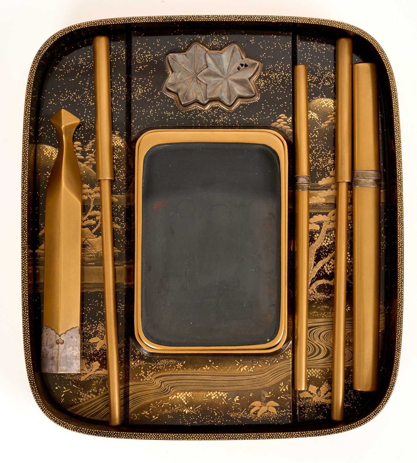 Superb matching set of a gold lacquer ryoshibako and suzuribako, Meiji Period - Image 12 of 18