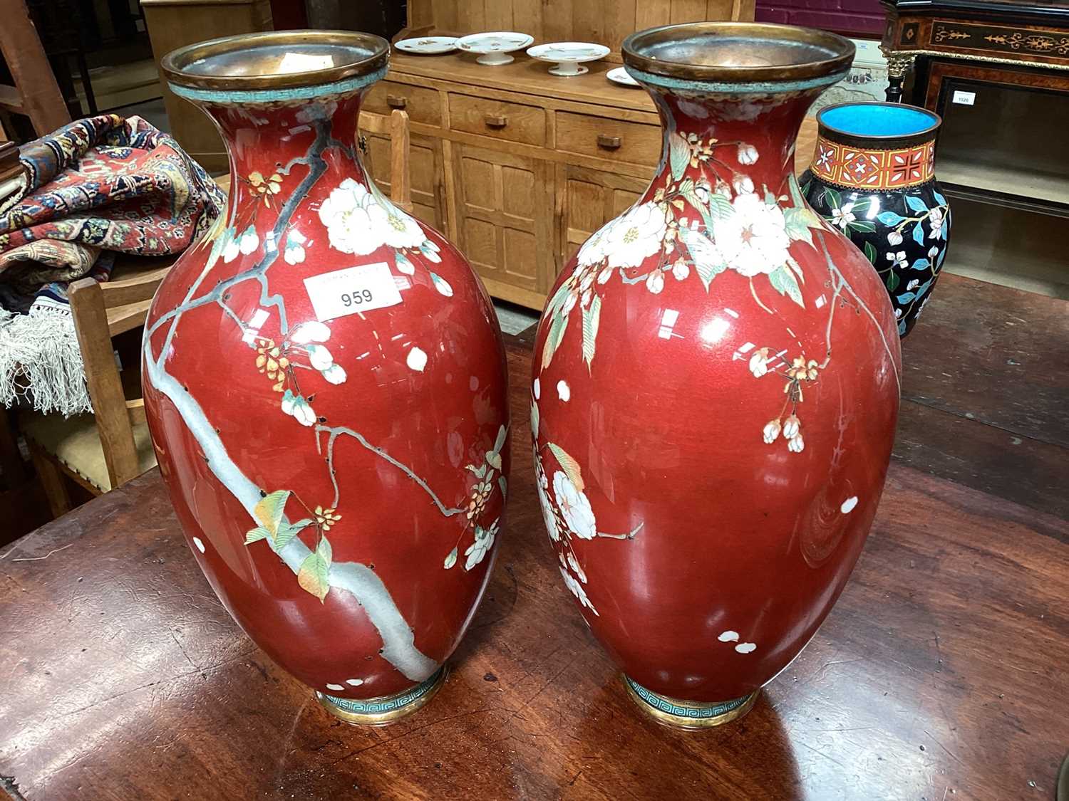 Large pair of fine quality Japanese cloisonné enamel vases - Bild 4 aus 14