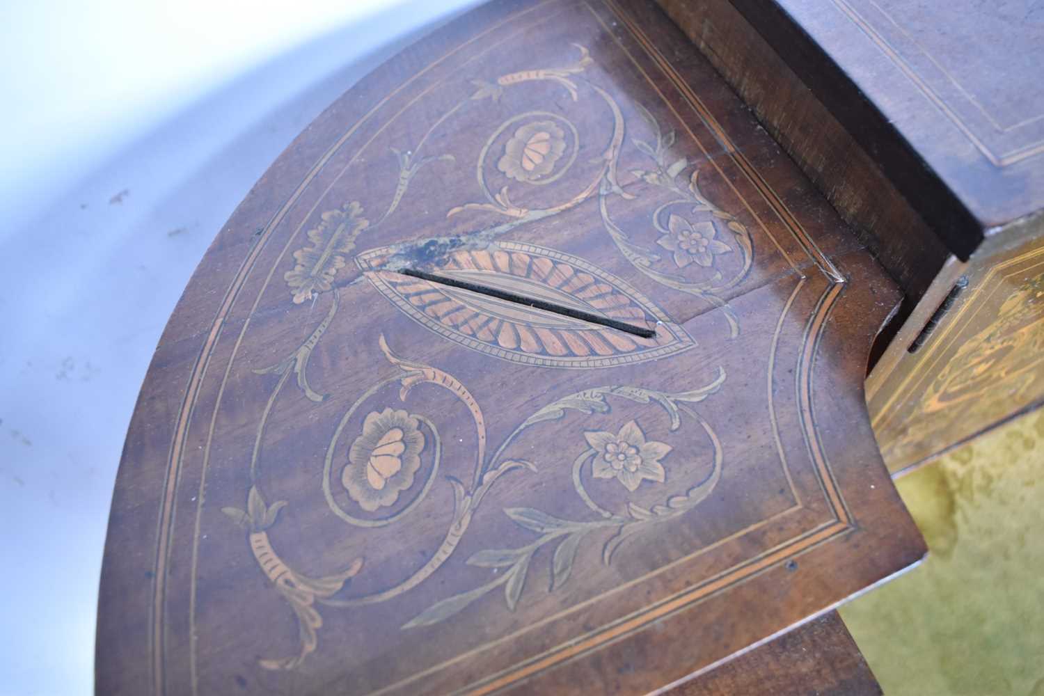 Edwardian mahogany and marquetry Carlton House desk - Bild 8 aus 27