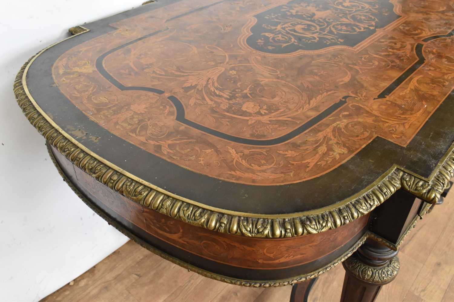 Good 19th century marquetry and ormolu mounted table - Image 6 of 17