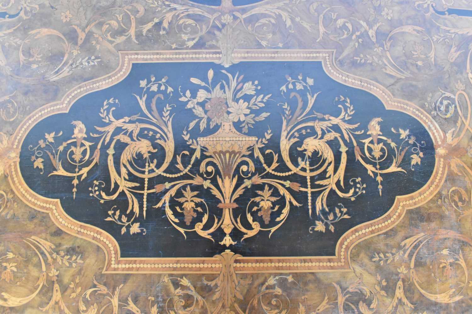 Good 19th century marquetry and ormolu mounted table - Image 3 of 17