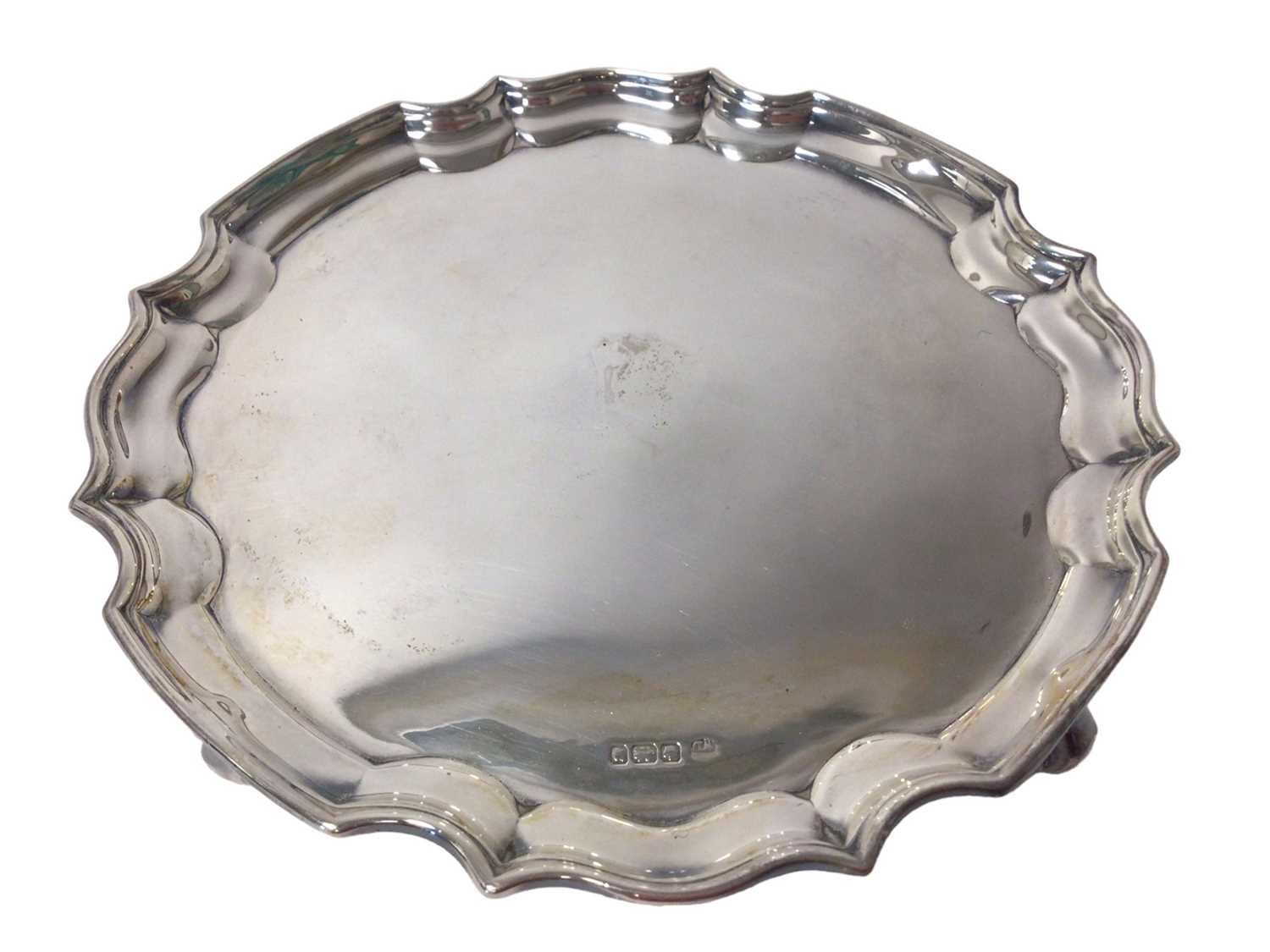 George V silver oval dressing table tray and a silver card salver (2) - Image 4 of 4