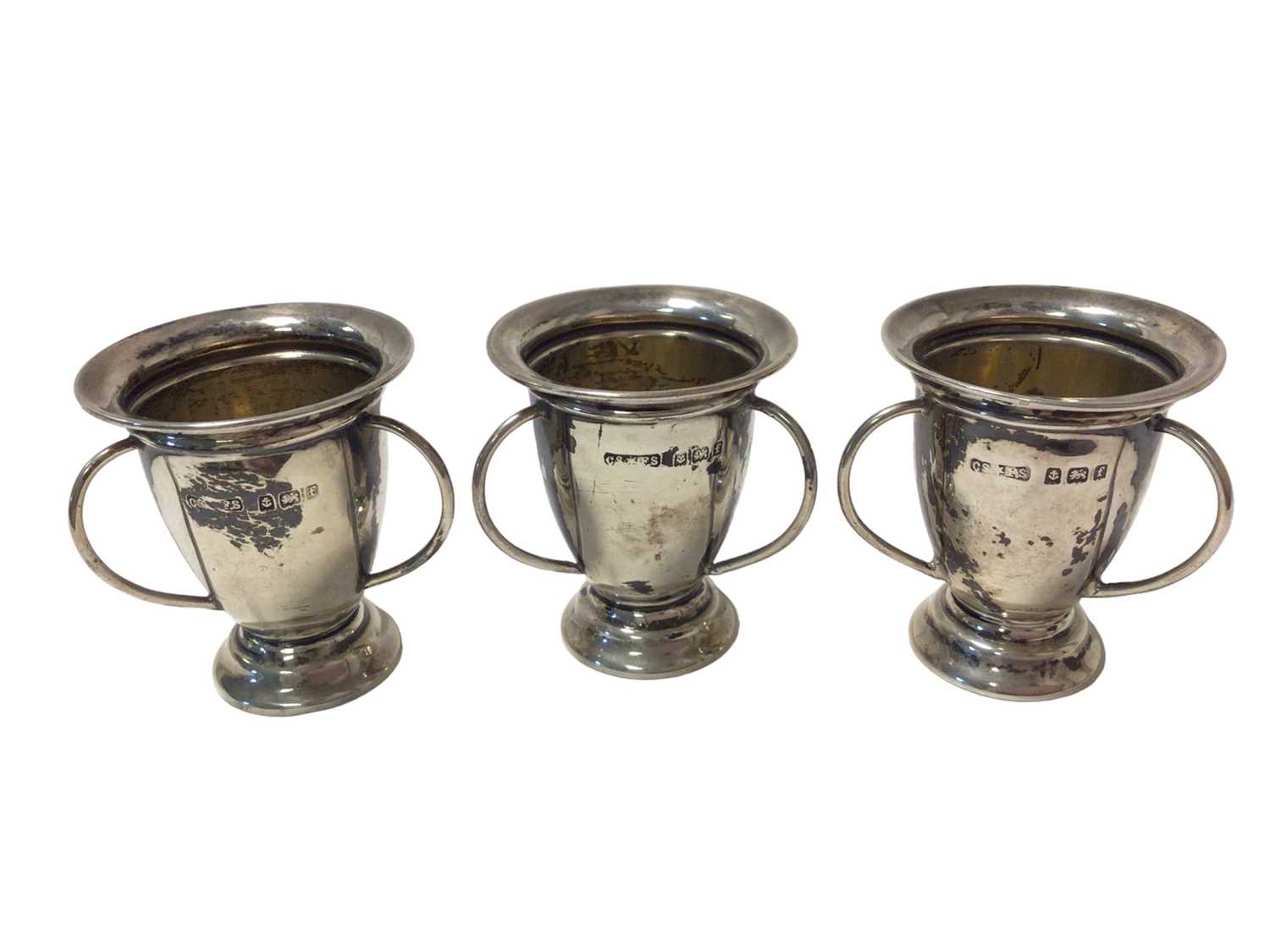 Group of six Edwardian miniature silver cups - Image 2 of 3