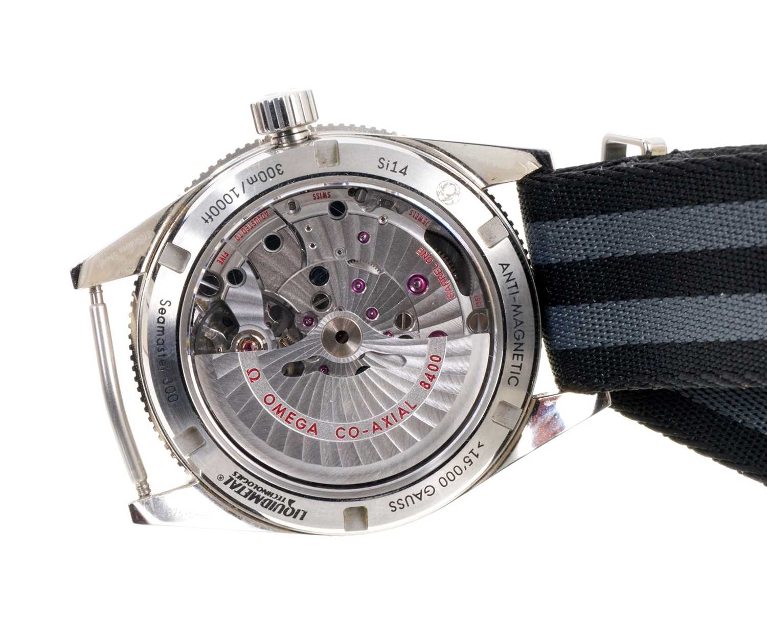 Fine Gentlemen’s modern Omega Seamaster wristwatch in box with certificate - Image 5 of 6