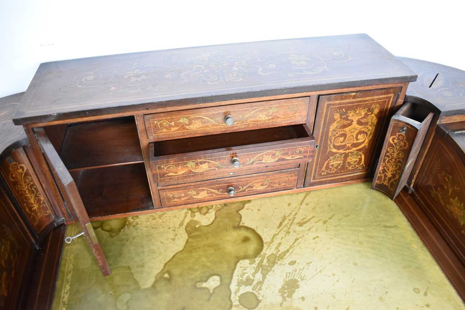 Edwardian mahogany and marquetry Carlton House desk - Image 4 of 27