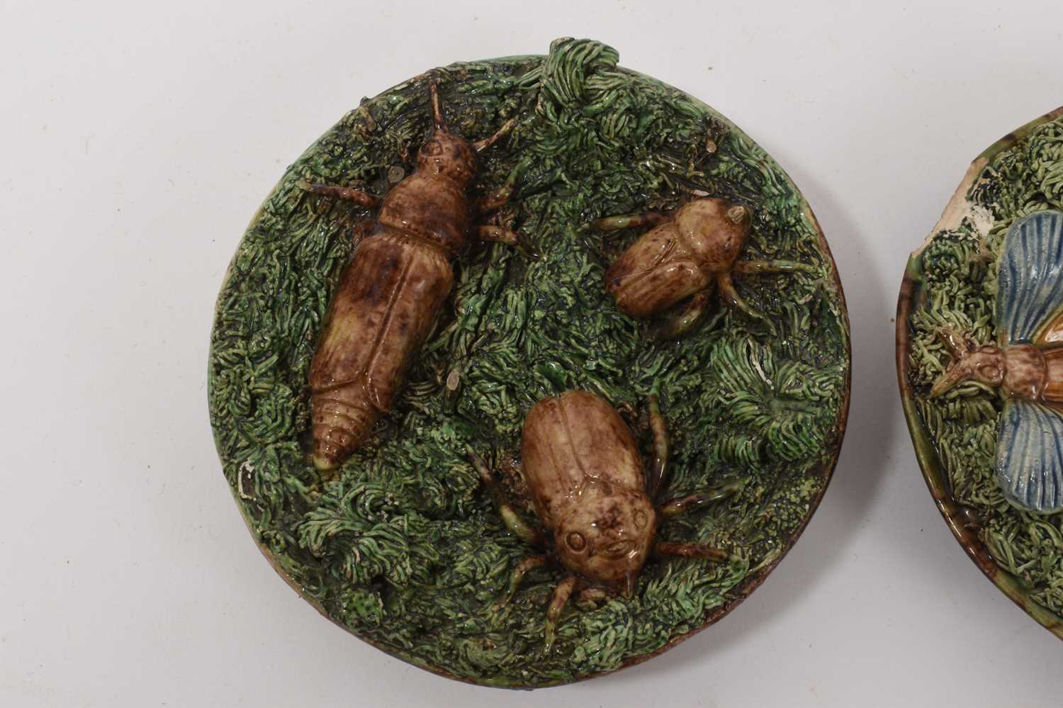 Two small antique Palissy ware majolica pottery plates - M Mafra, Portugal (2) - Image 3 of 5