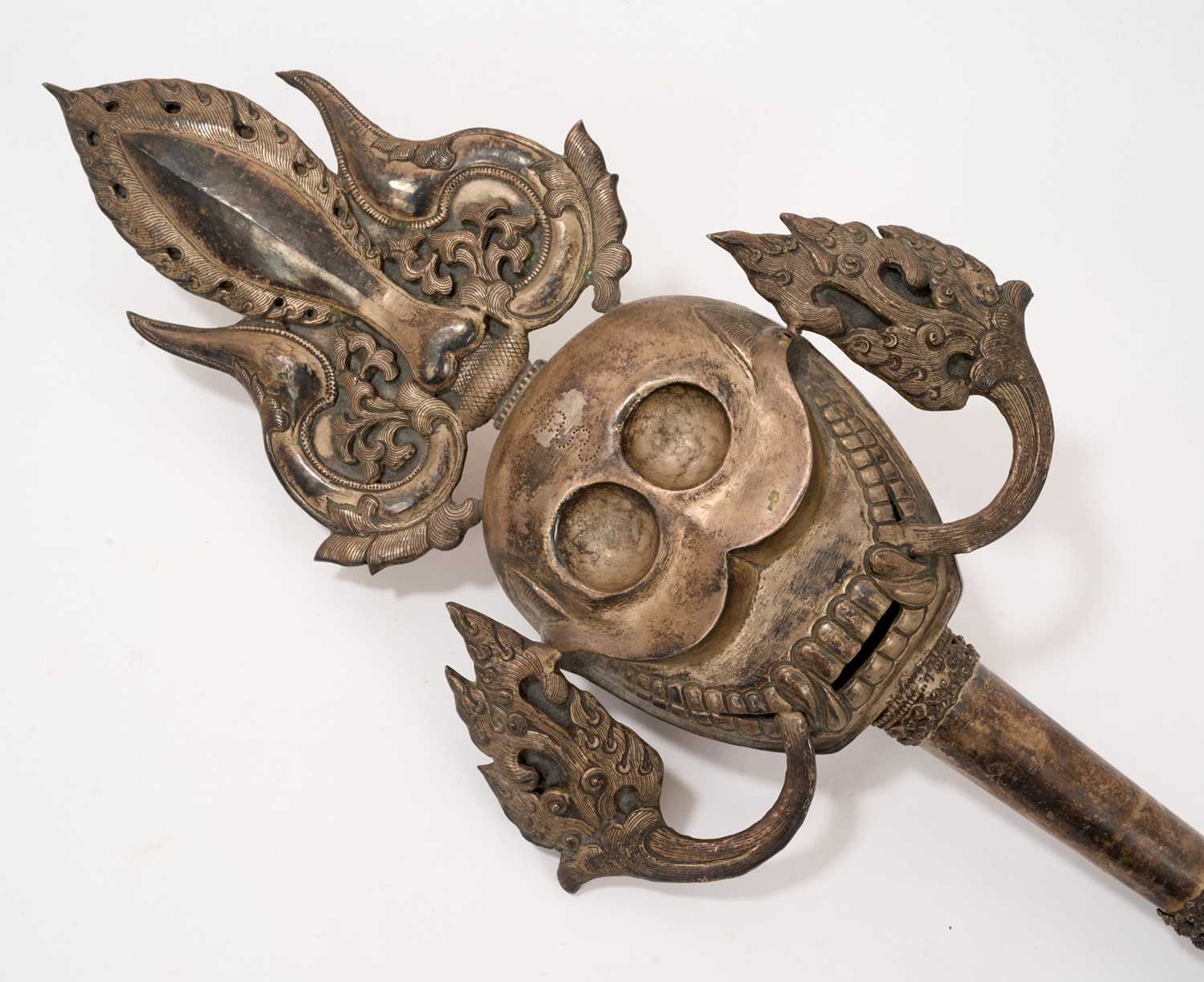 Antiquei Tibetan ceremonial staff, with stylised skull ornament, 60cm long - Image 2 of 3