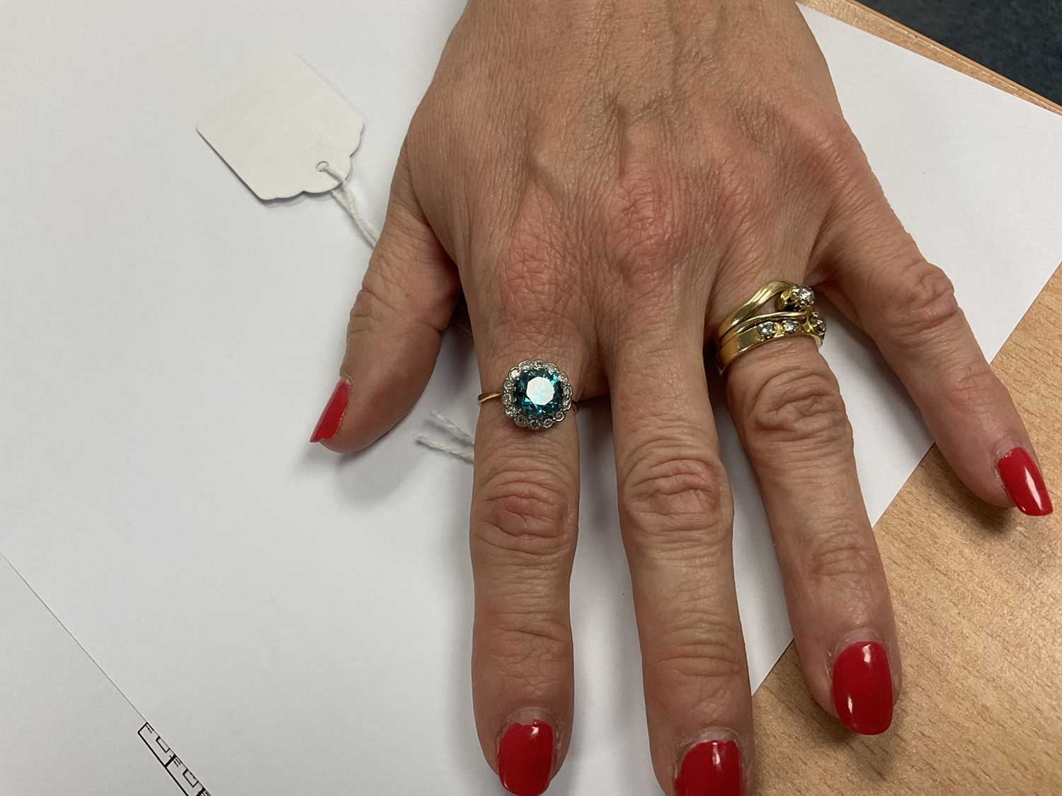 Blue zircon and diamond ring - Image 4 of 4