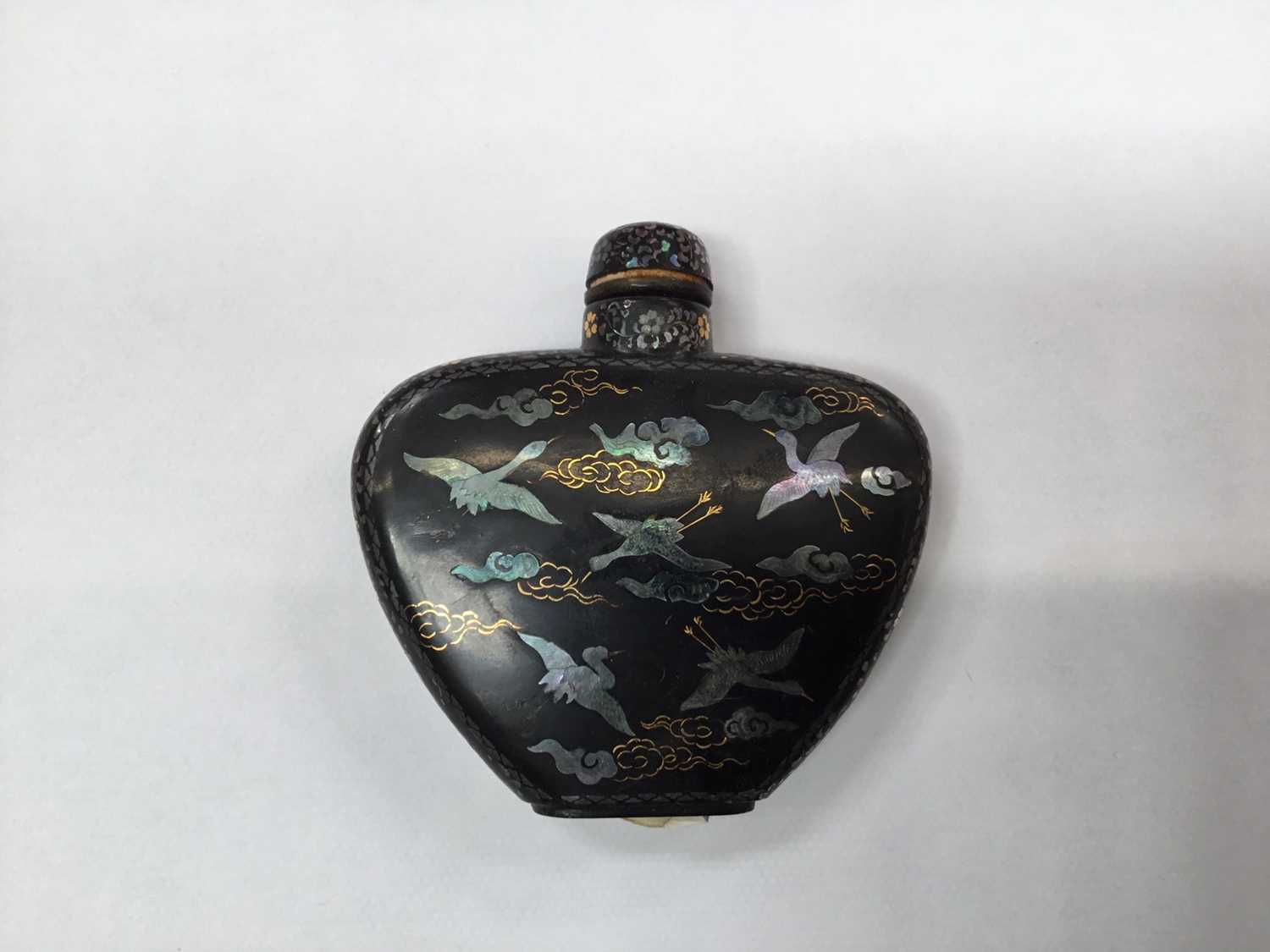 Japanese Meiji period lac burgaute metal inlaid heart shaped snuff bottle and stopper - Image 3 of 7