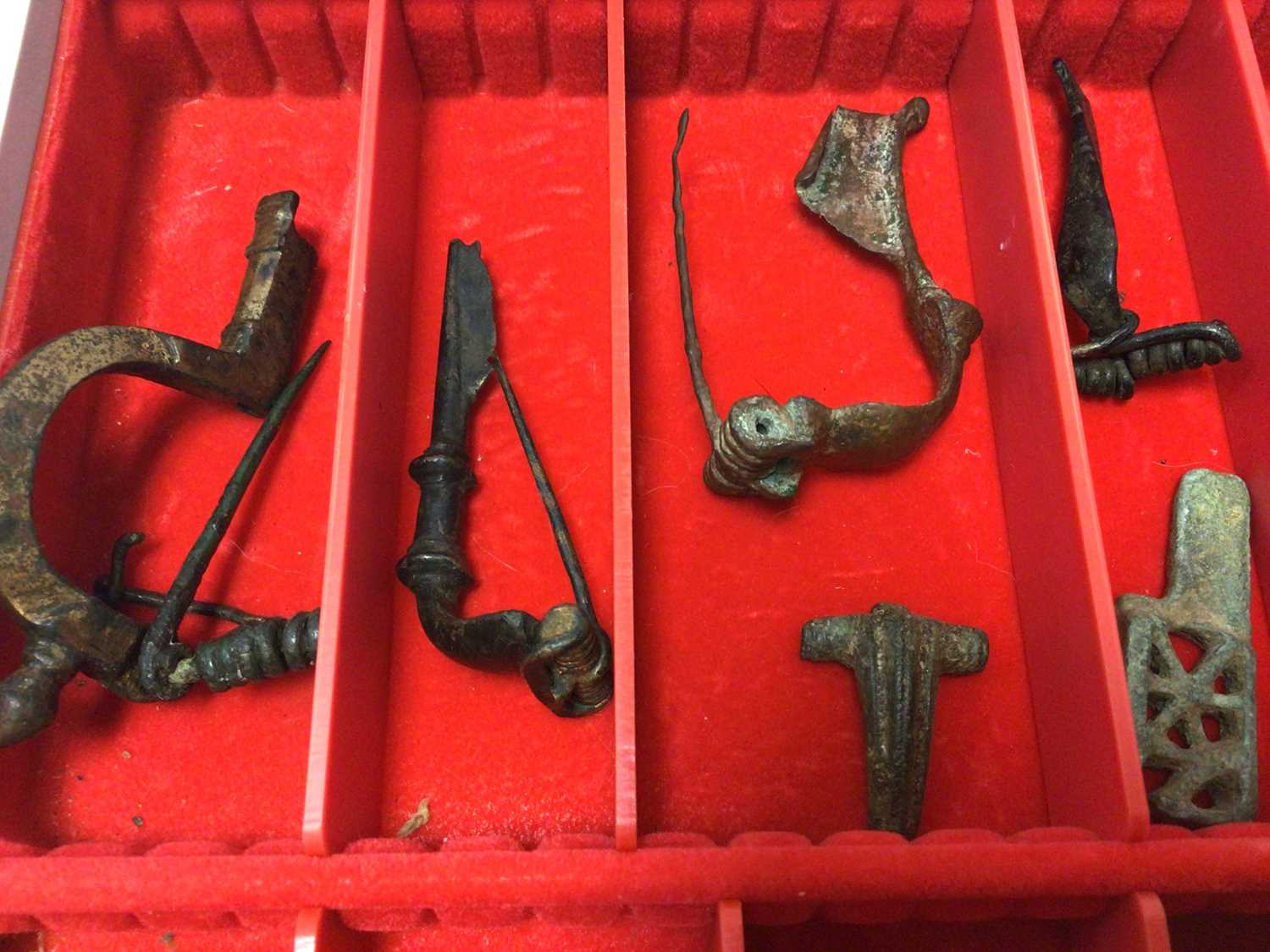 Collection of Roman brooches and sundry other antiquities - Image 2 of 5