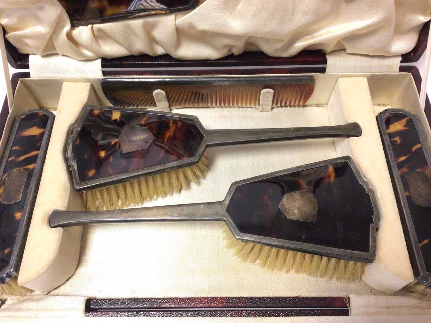 1930s silver and tortoiseshell dressing table brush and mirror set in fitted case - Image 2 of 2