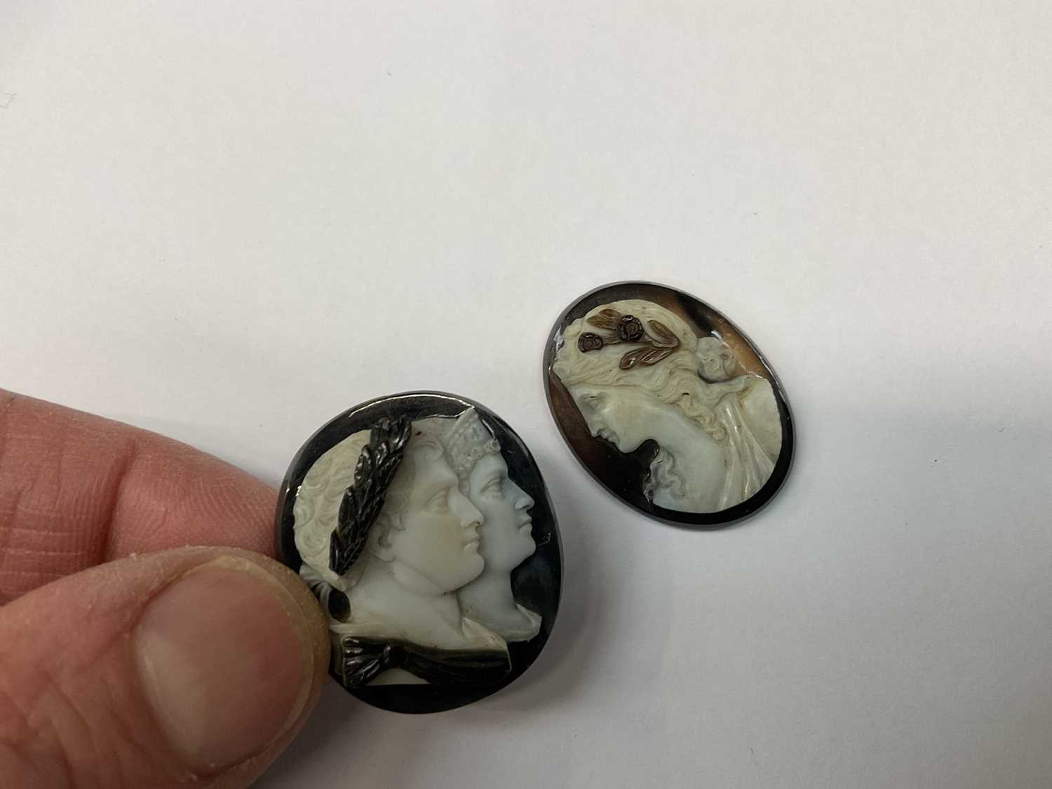 Two antique carved hardstone cameos - Image 8 of 8