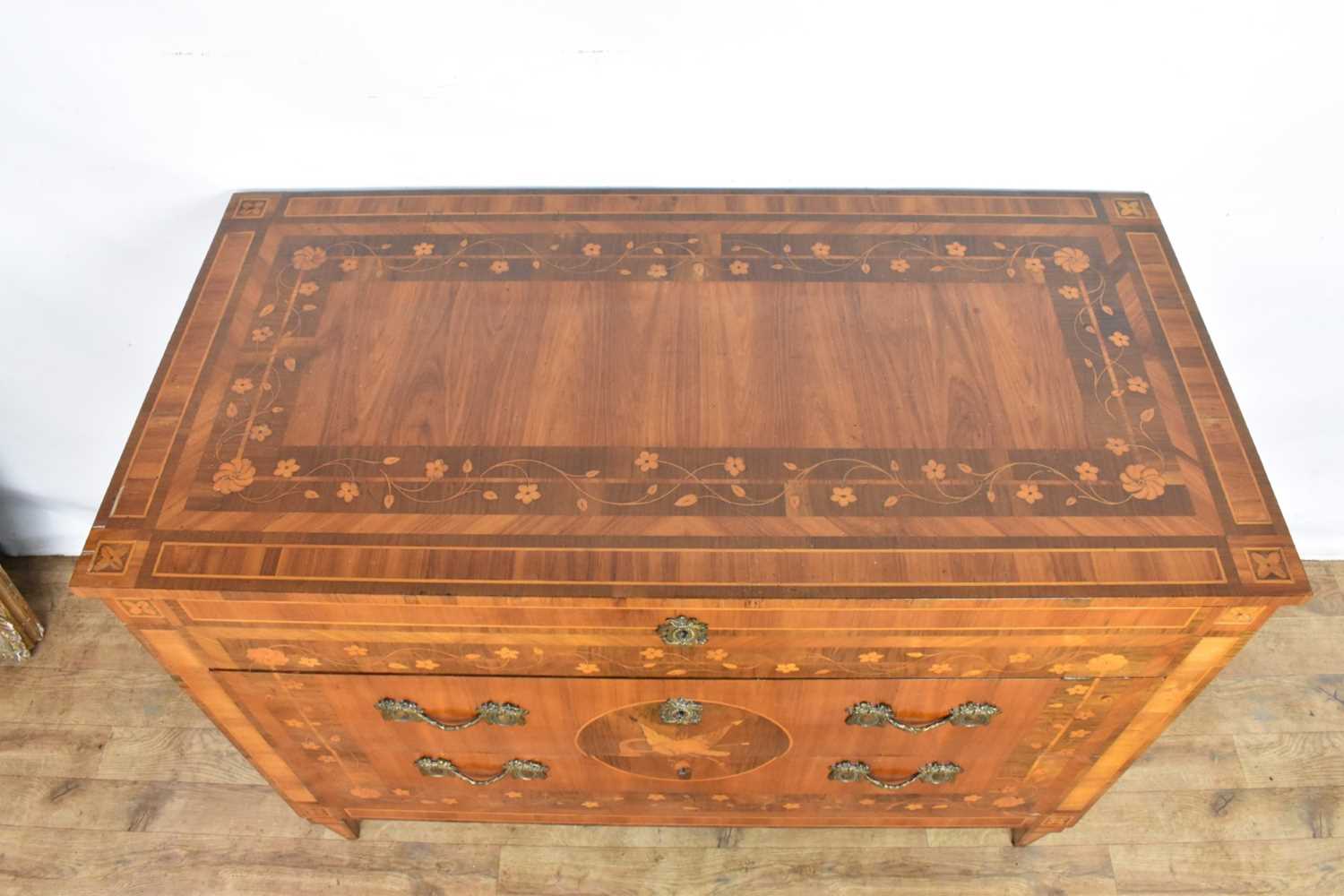 Late 18th century north Italian kingwood and marquetry inlaid commode - Bild 6 aus 21