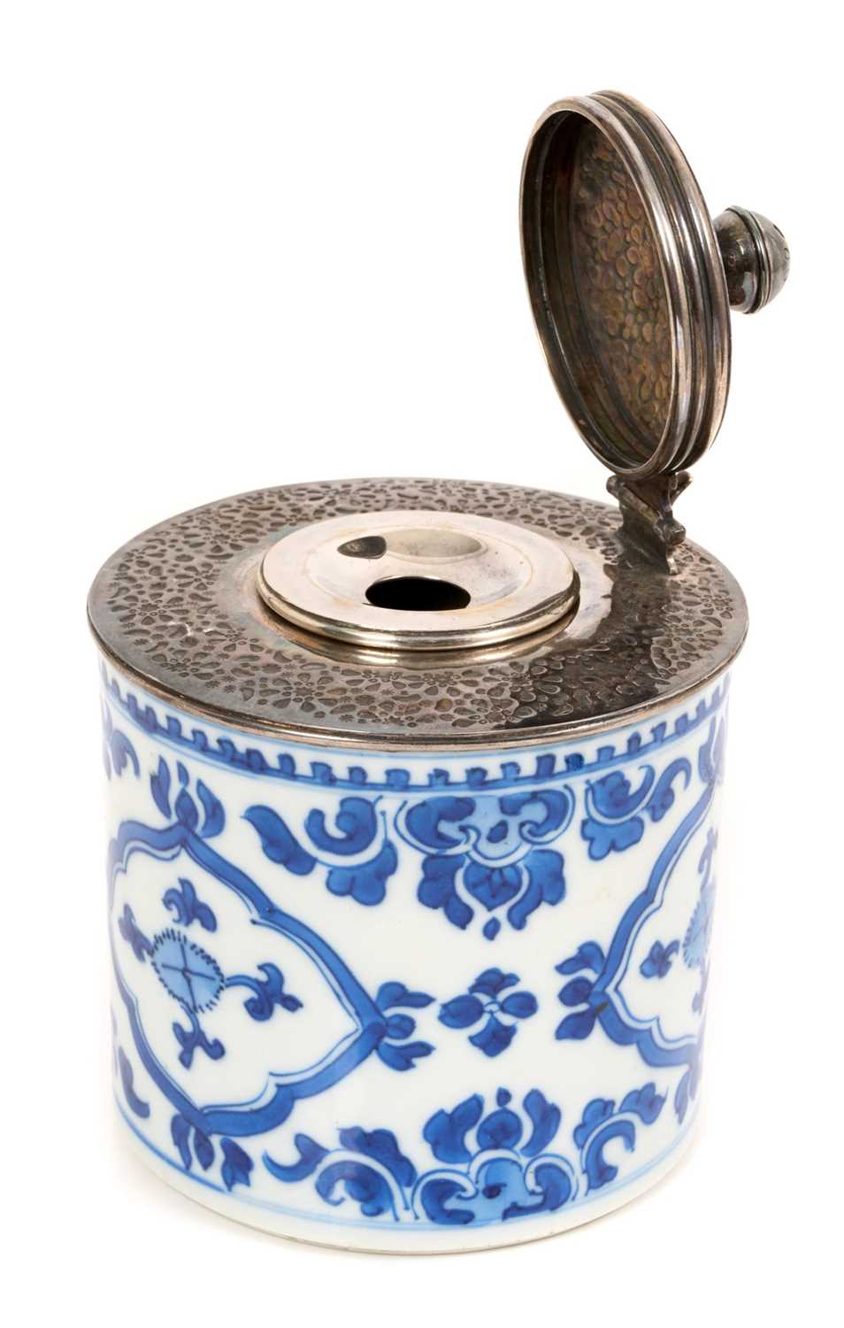 17th century Chinese blue and white porcelain pot converted to an inkwell - Image 3 of 6