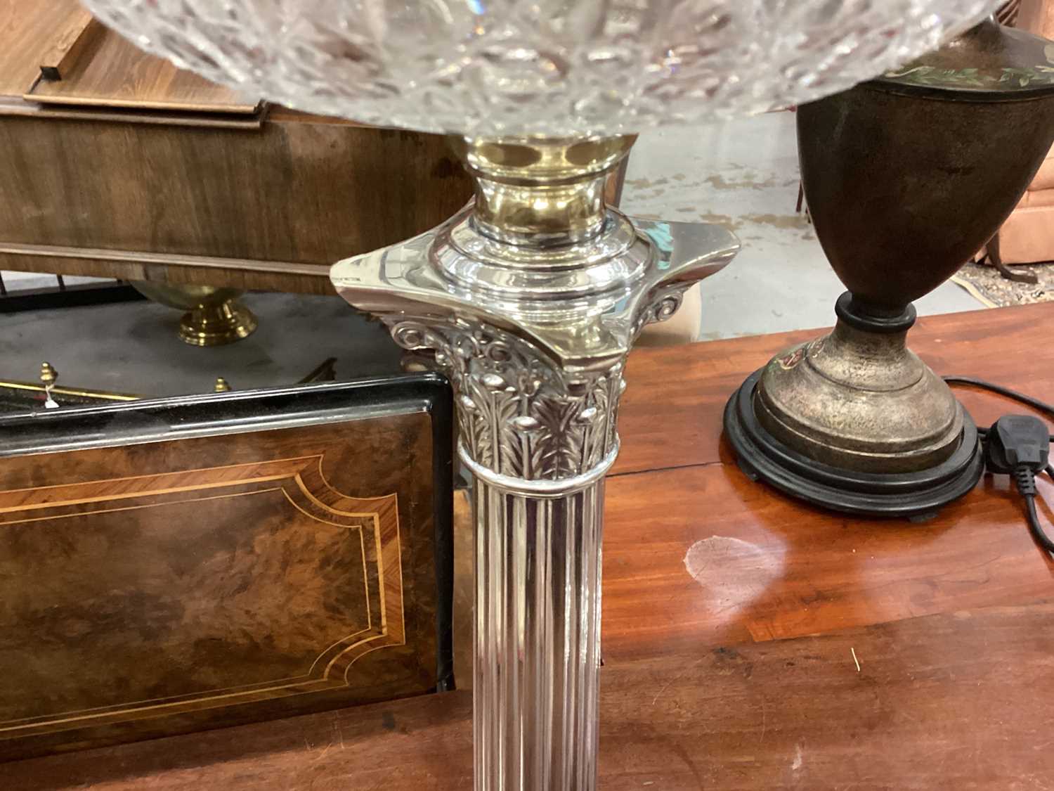 Edwardian silver plated Corinthian column oil lamp - Image 9 of 10