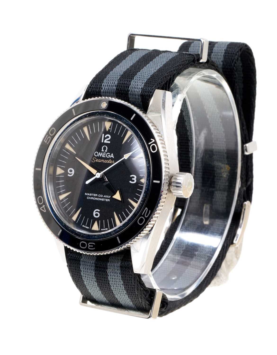 Fine Gentlemen’s modern Omega Seamaster wristwatch in box with certificate - Image 2 of 6