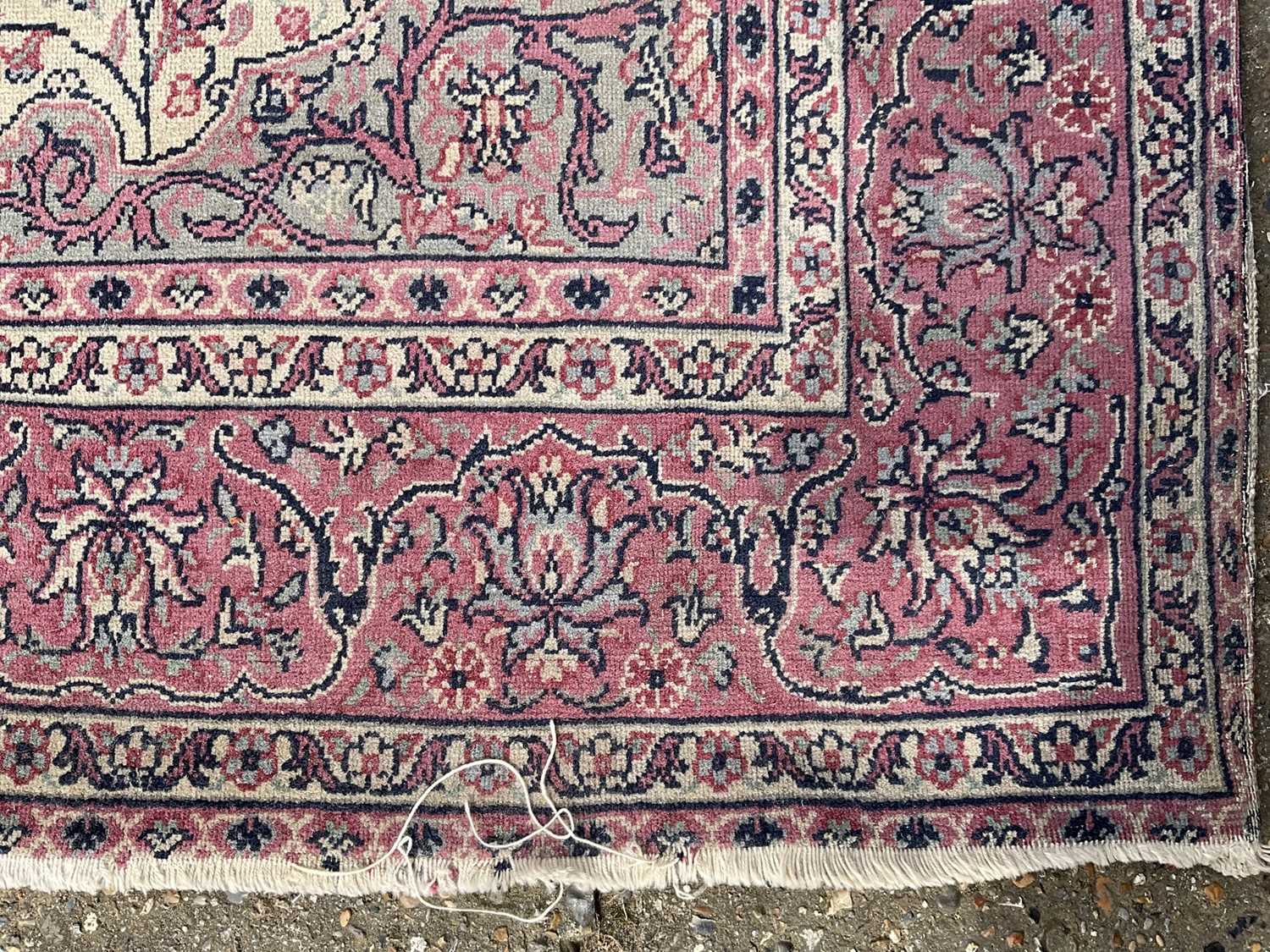 Eastern rug - Image 5 of 5