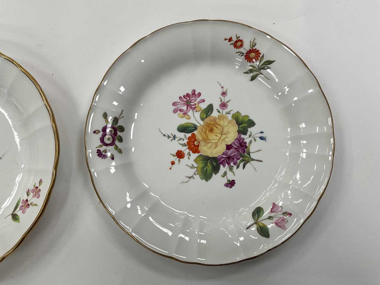 Pair of Wedgwood bone china plates, painted with flowers - Image 6 of 7