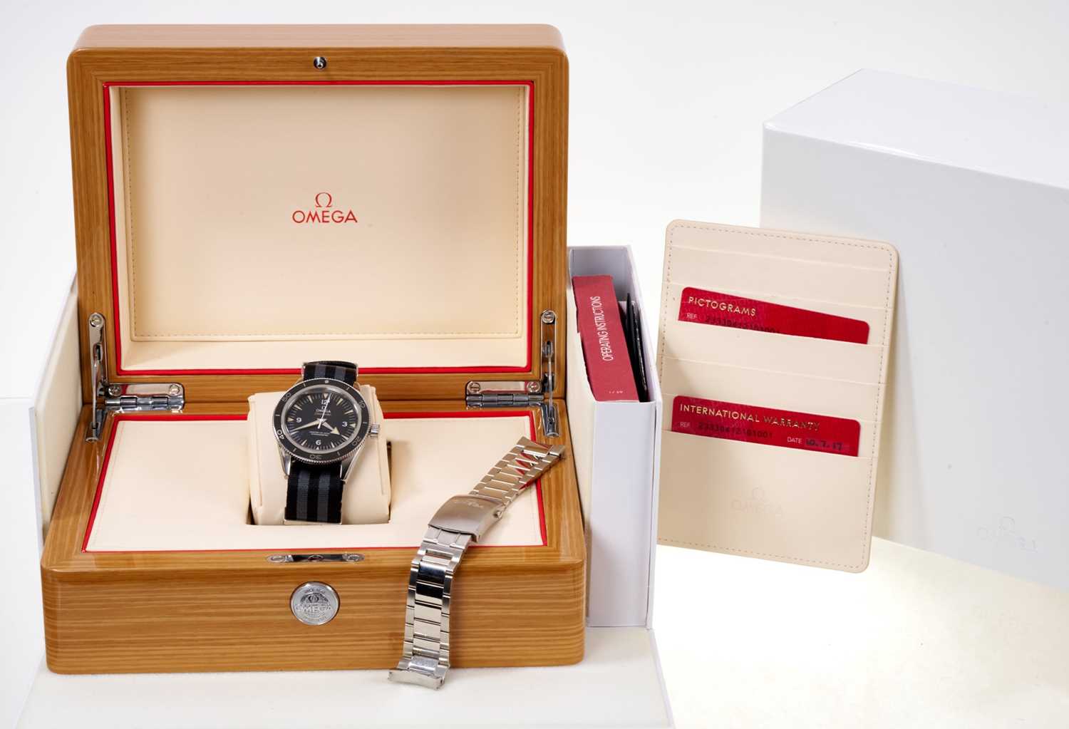 Fine Gentlemen’s modern Omega Seamaster wristwatch in box with certificate - Image 6 of 6
