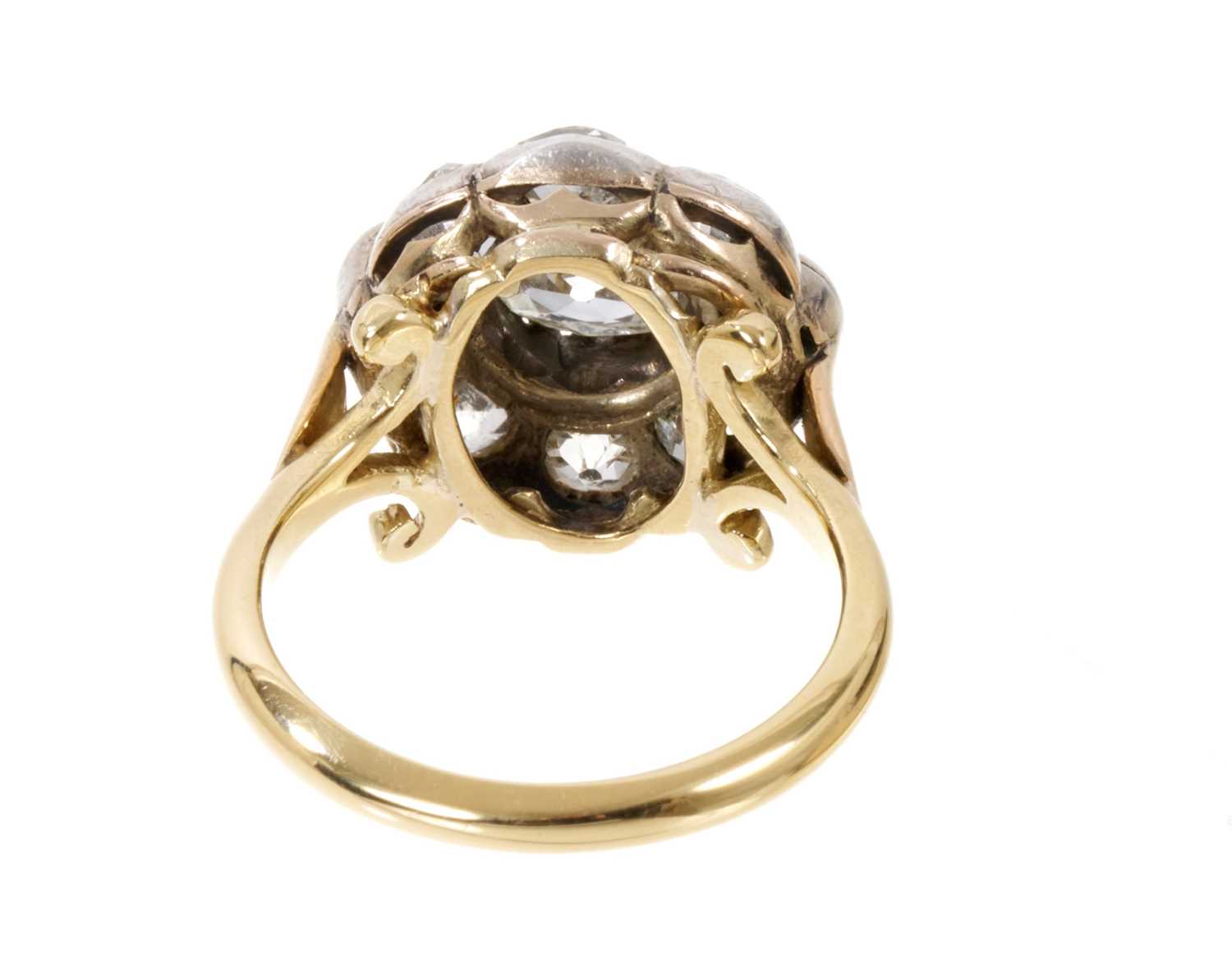 Antique diamond cluster ring - Image 3 of 3