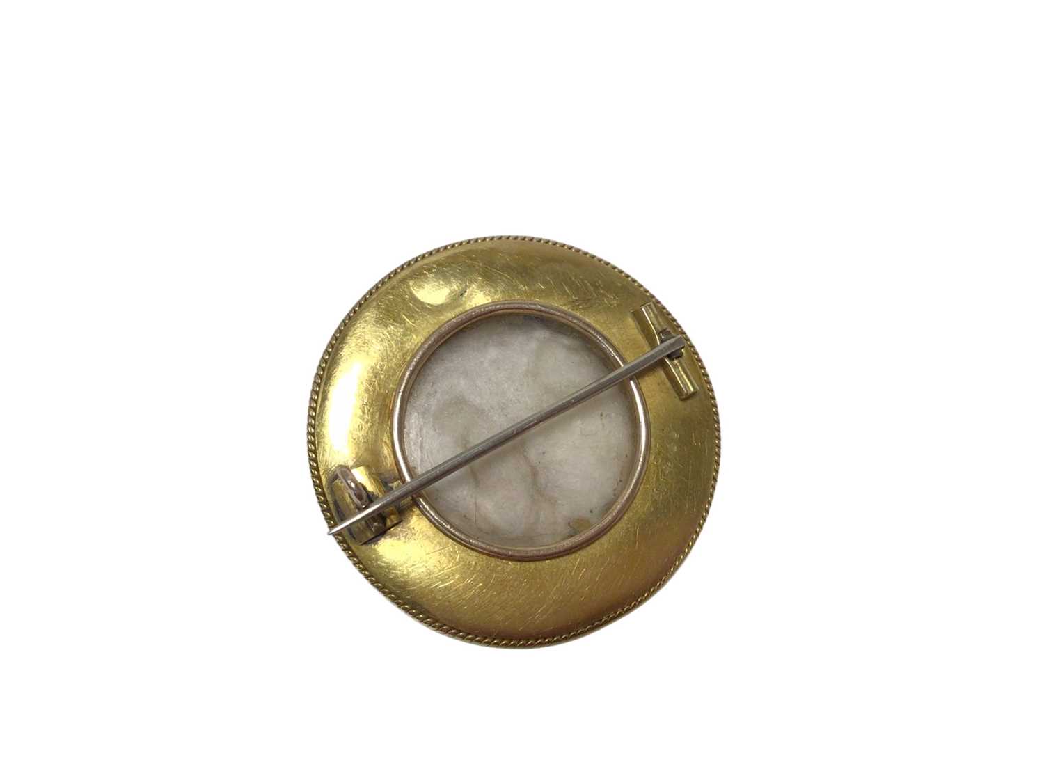 Victorian gold and enamel circular target brooch - Image 2 of 4