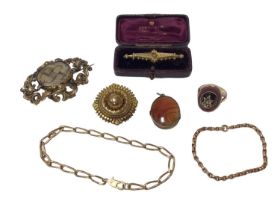 Group of antique jewellery to include three Victorian brooches, cabochon garnet and purple hardstone