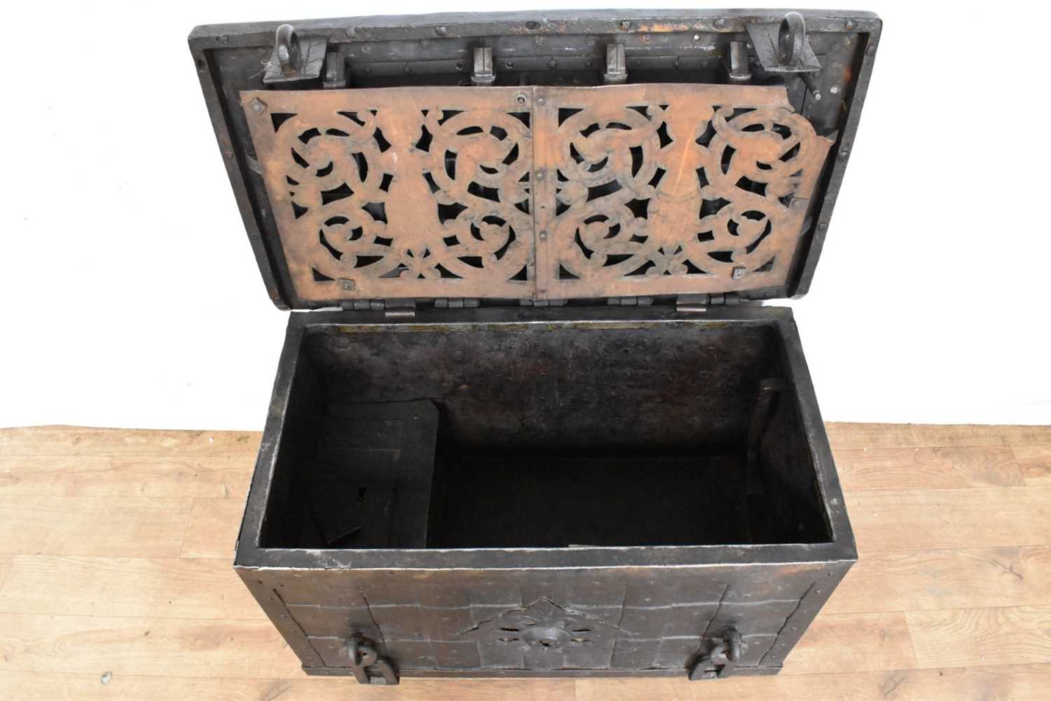 17th century German iron Armada chest with intricate locking system, key marked S. Morden - Bild 4 aus 23