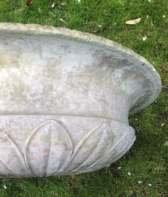 Pair of 18th / 19th century carved white marble garden urns - Image 4 of 16