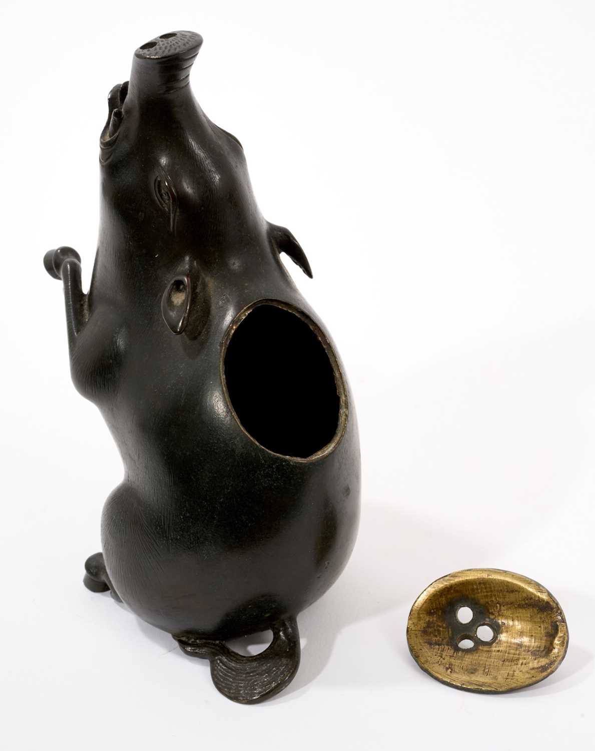 19th century Japanese bronze censer in the form of a seated boar - Image 2 of 9