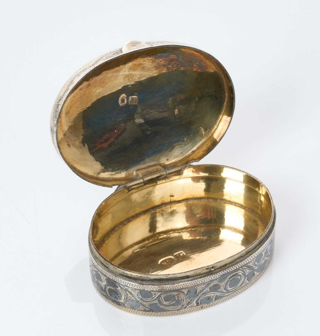 Imperial Russian silver box of oval form, with niello work decoration - Image 3 of 3