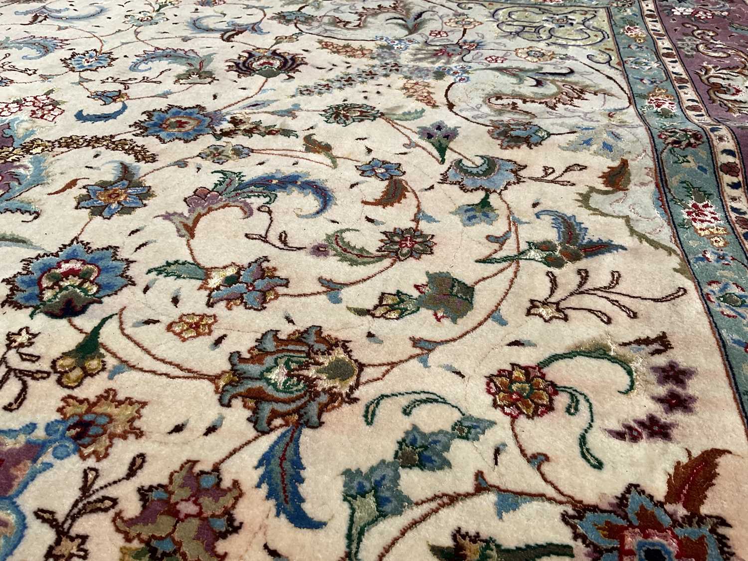Good quality Tabriz part silk rug, approximately 200cm x 300cm - Image 6 of 7