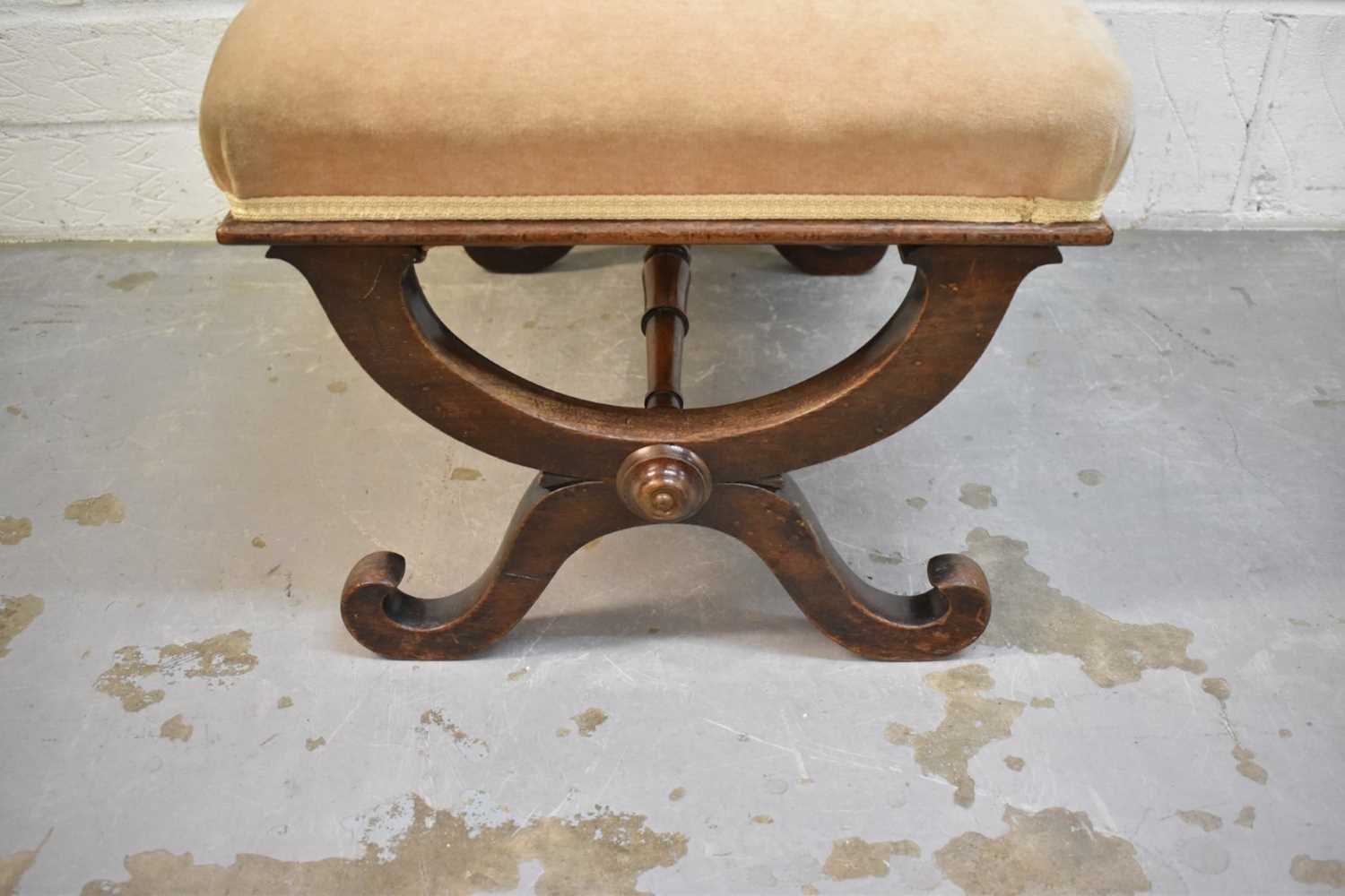 Early 19th century X-frame stool with removable seat - Image 3 of 5
