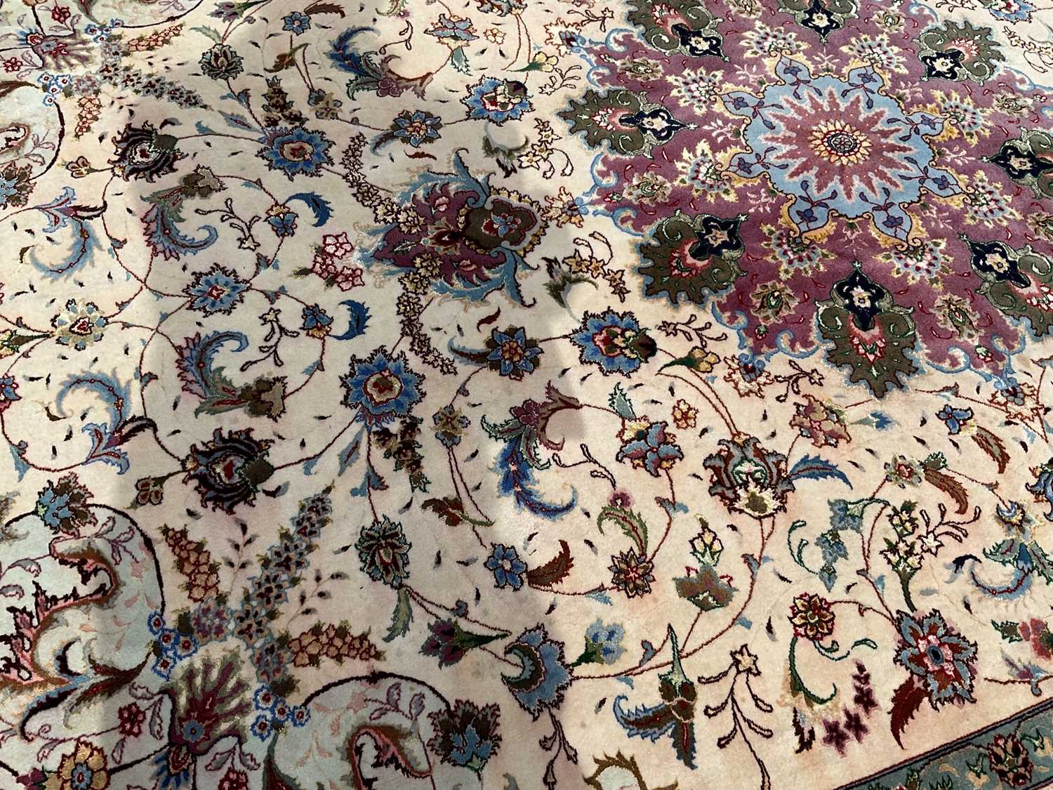 Good quality Tabriz part silk rug, approximately 200cm x 300cm - Image 2 of 7