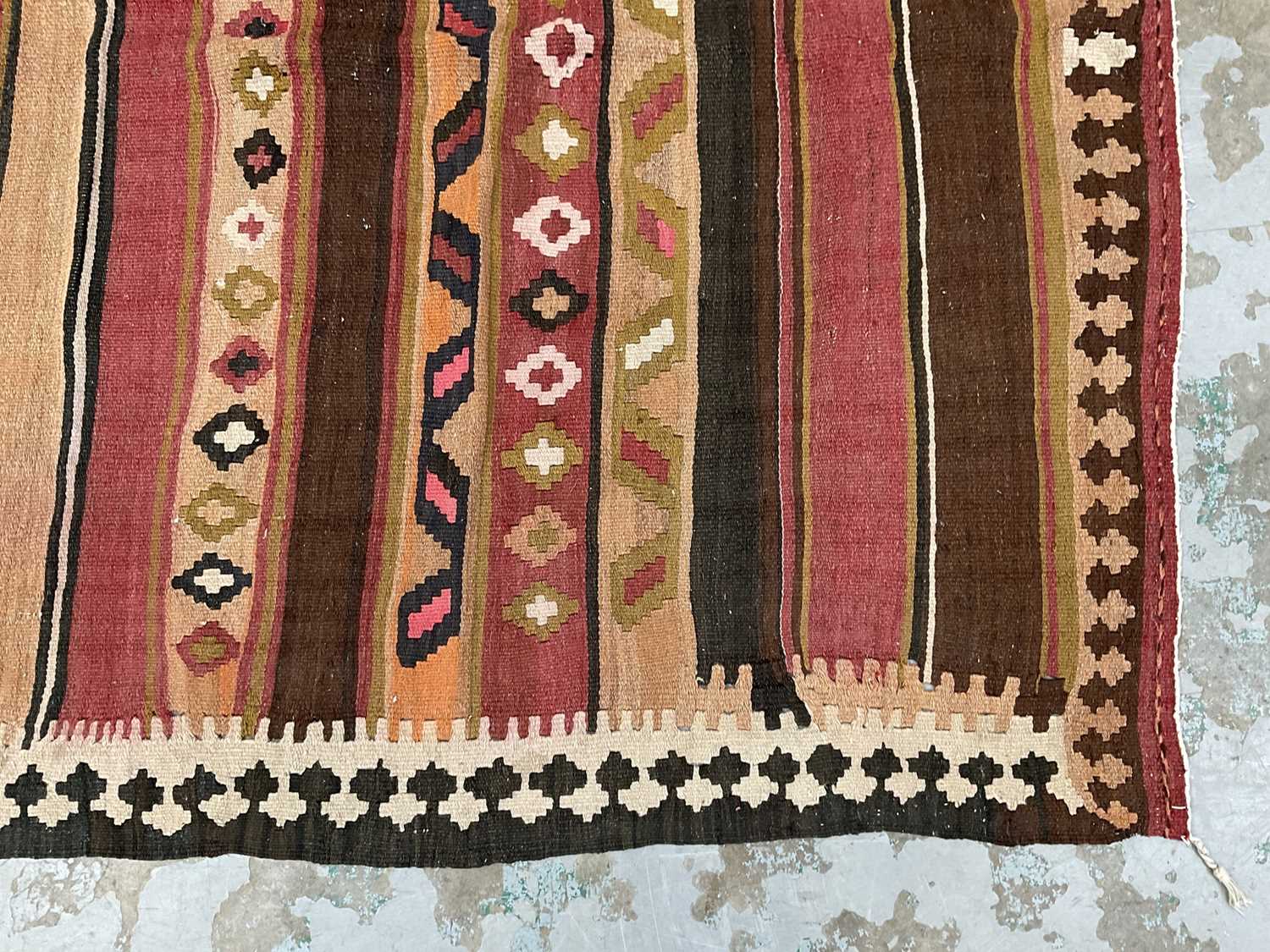 Large Kelim rug - Image 2 of 4